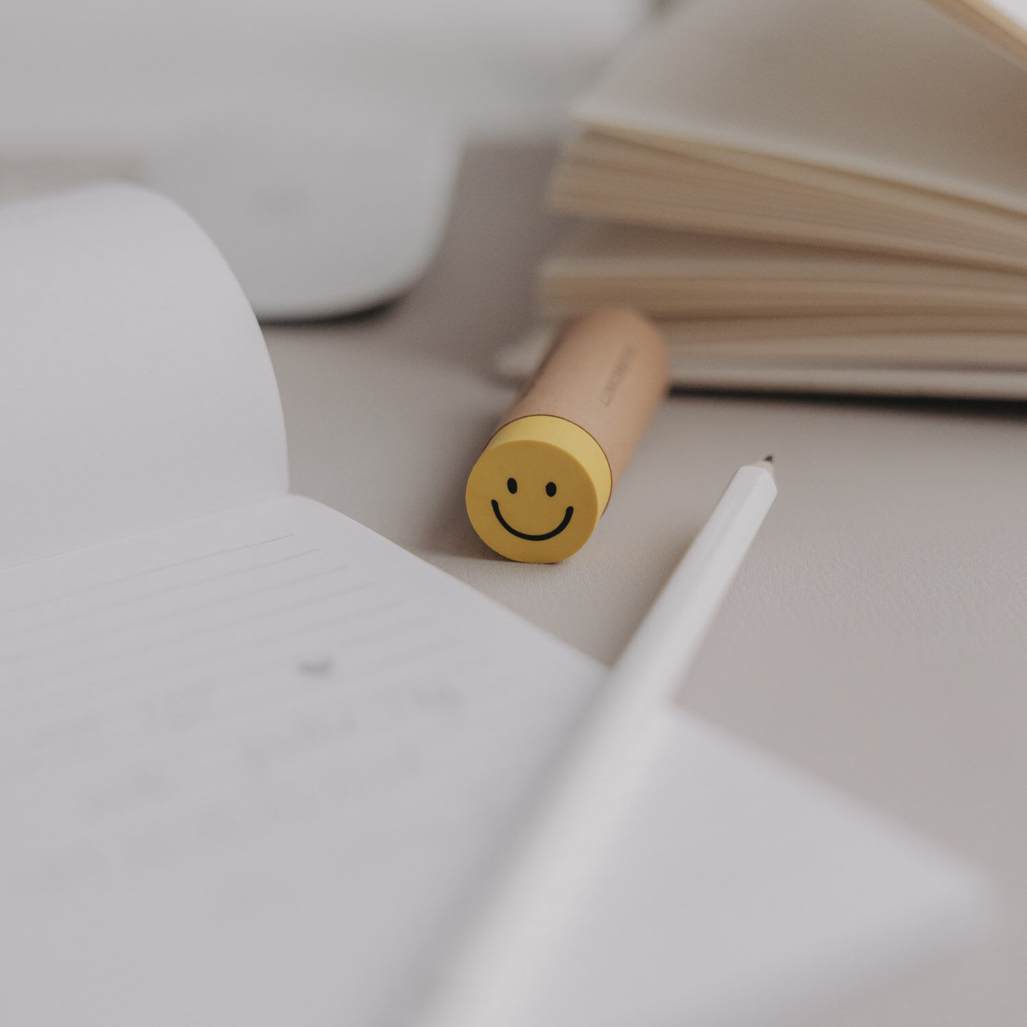 Smiley eraser (pack of 10) ) 