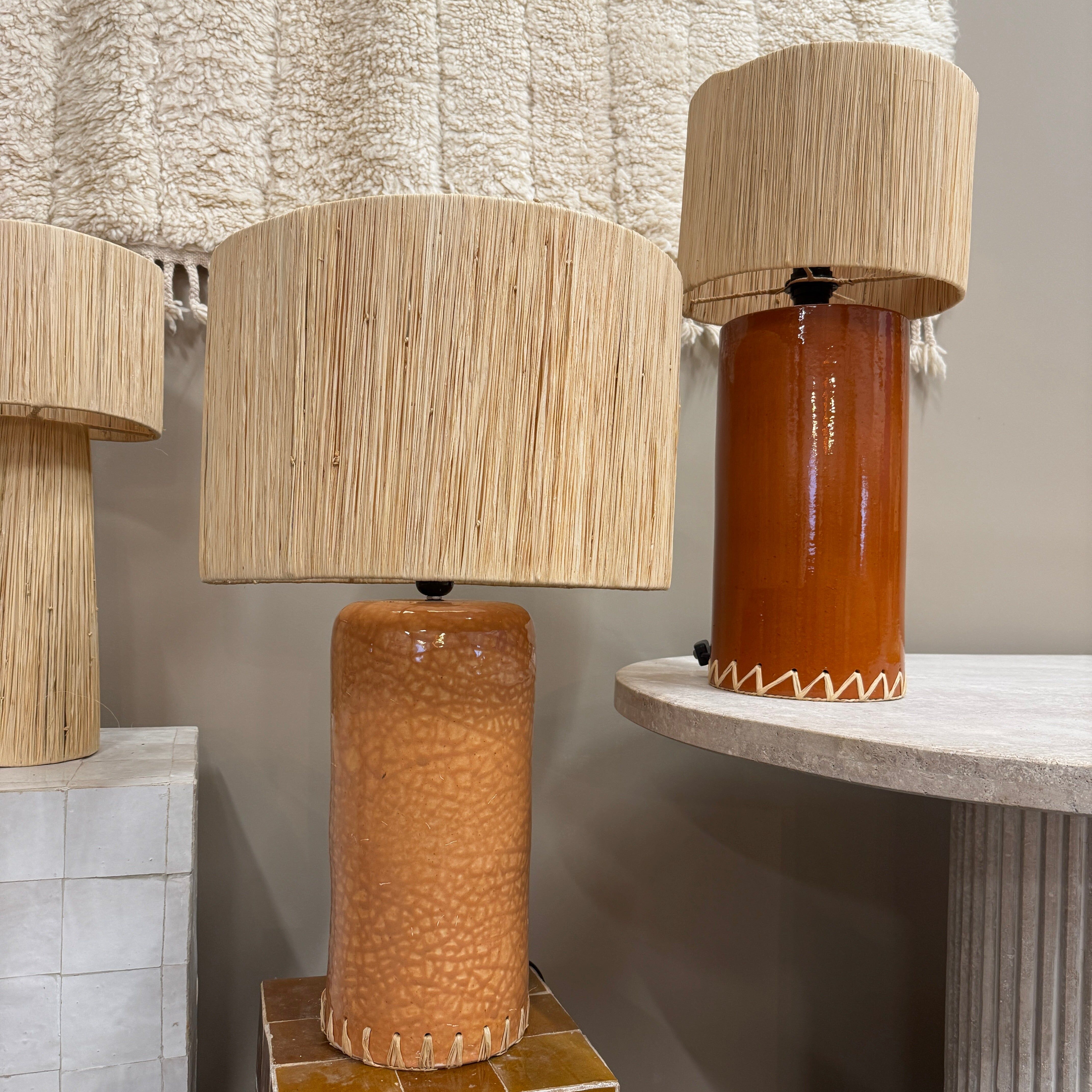 Pied de lampe en terre cuite émaillée - Finition en raphia