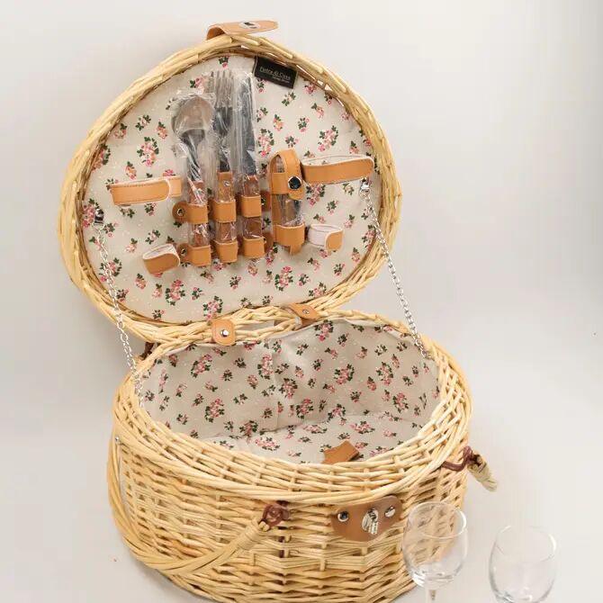 Picnic Basket 30 – Heart Shaped Wicker Basket for Two