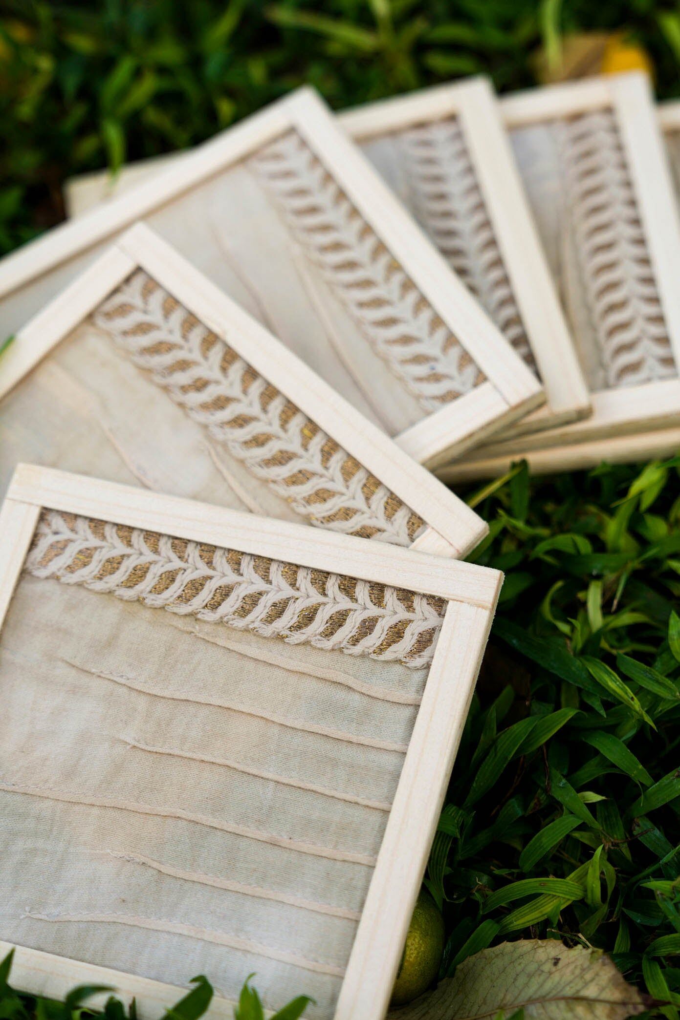 Alabaster Handwoven Coasters - Set of 2 pcs with Coaster Holder