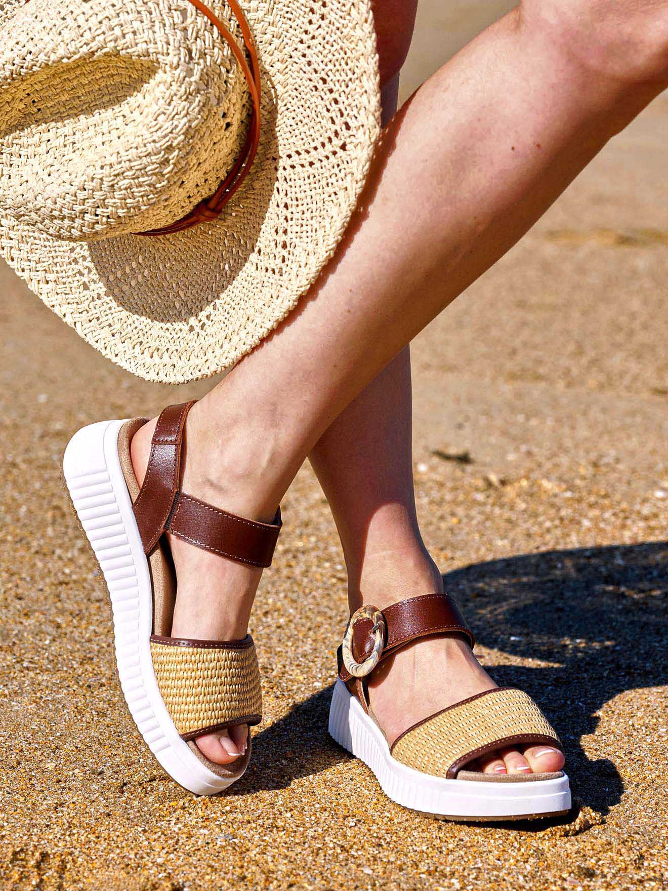 Women's sandals and shoes with Velcro closure in leather and raffia (2013251_0023)