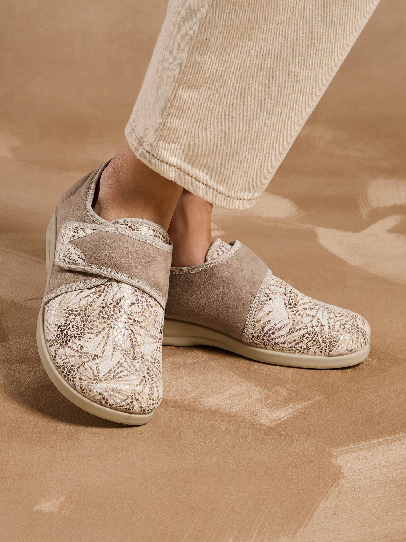 Derby shoes and women's shoes in stretch fabric with Velcro closure (2013389_0032)