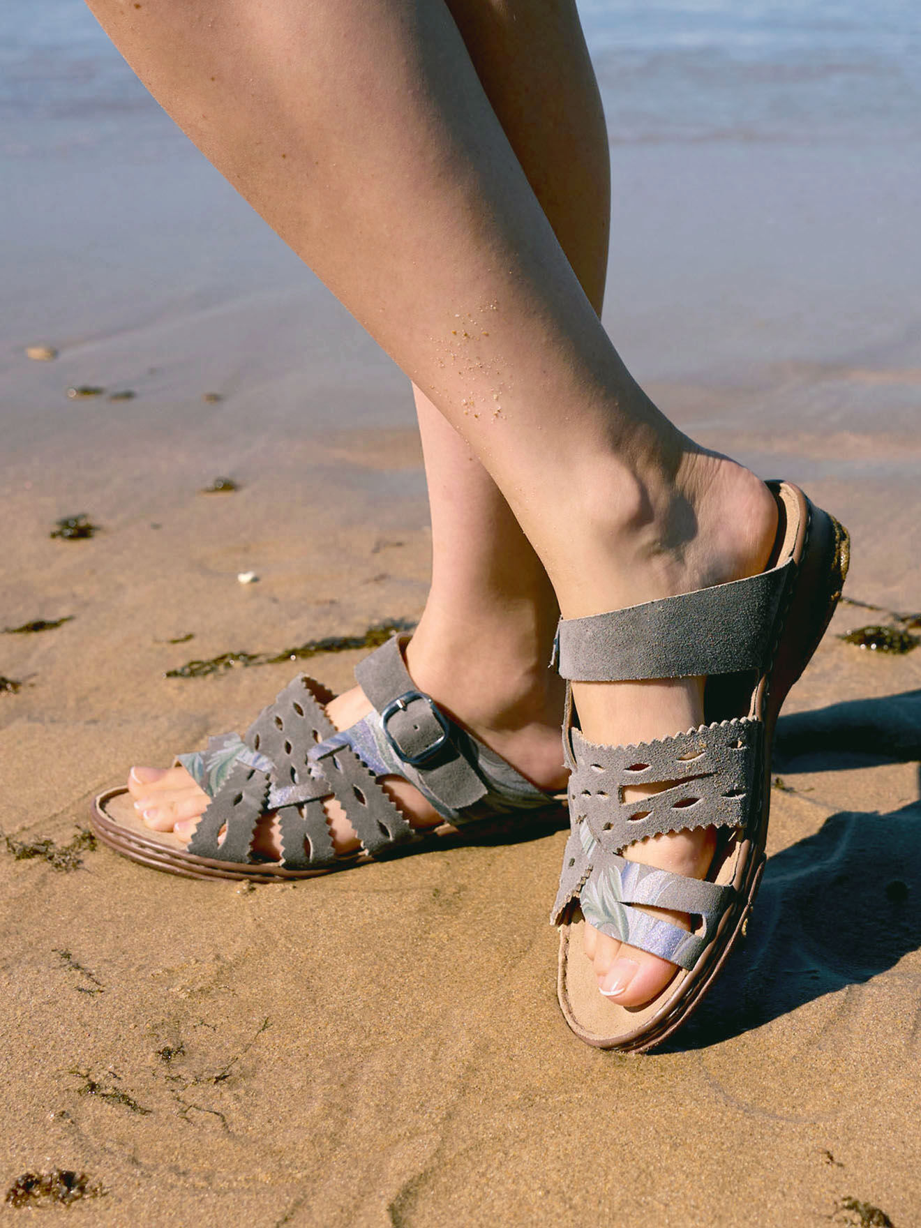 Women's leather mules and shoes with Velcro closures (2013395_0017)