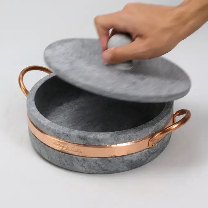 Soapstone Low Pot with Lid 1700ml Superior Heat Retention
