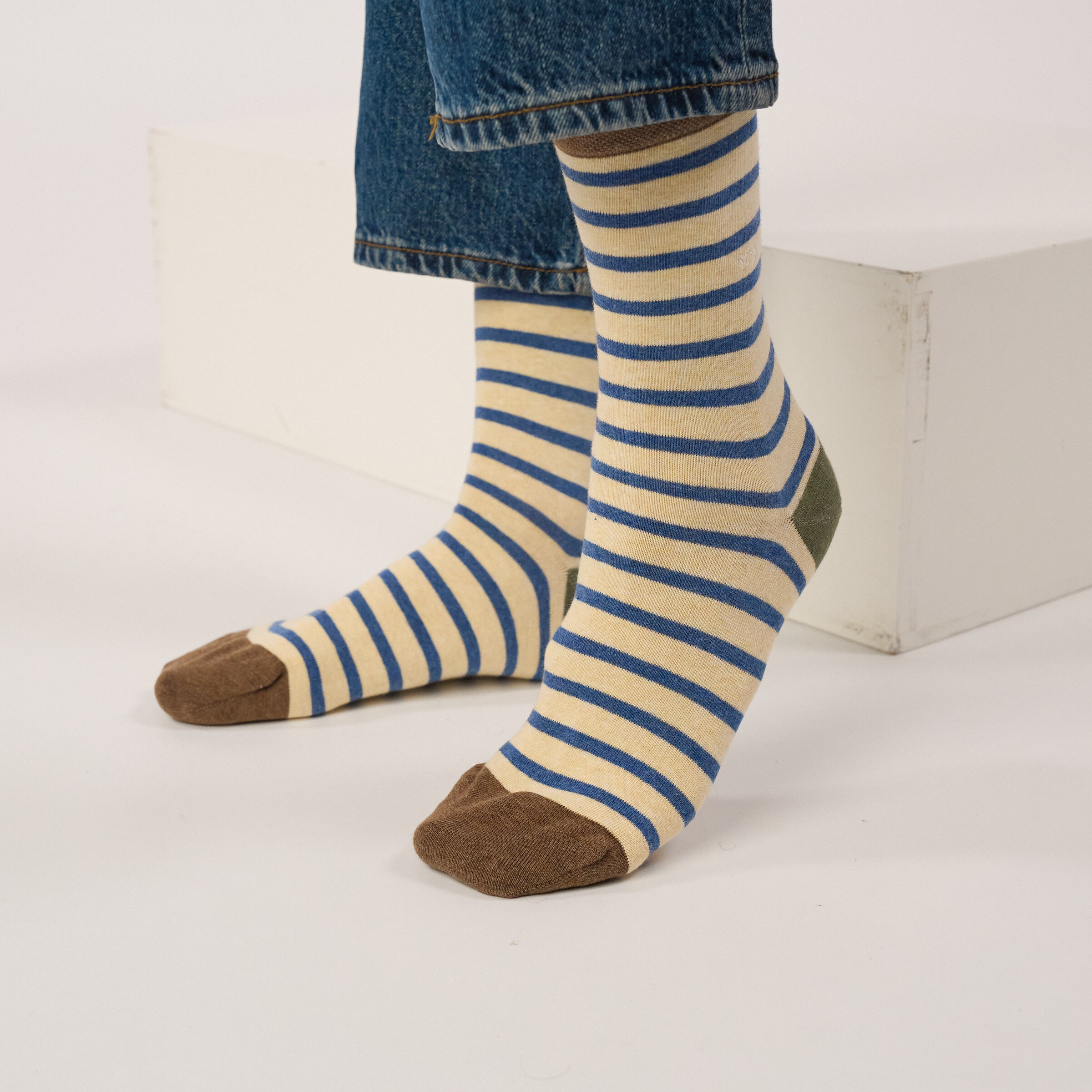 Chaussettes en coton peigné à rayures larges - Beige rayé bleu