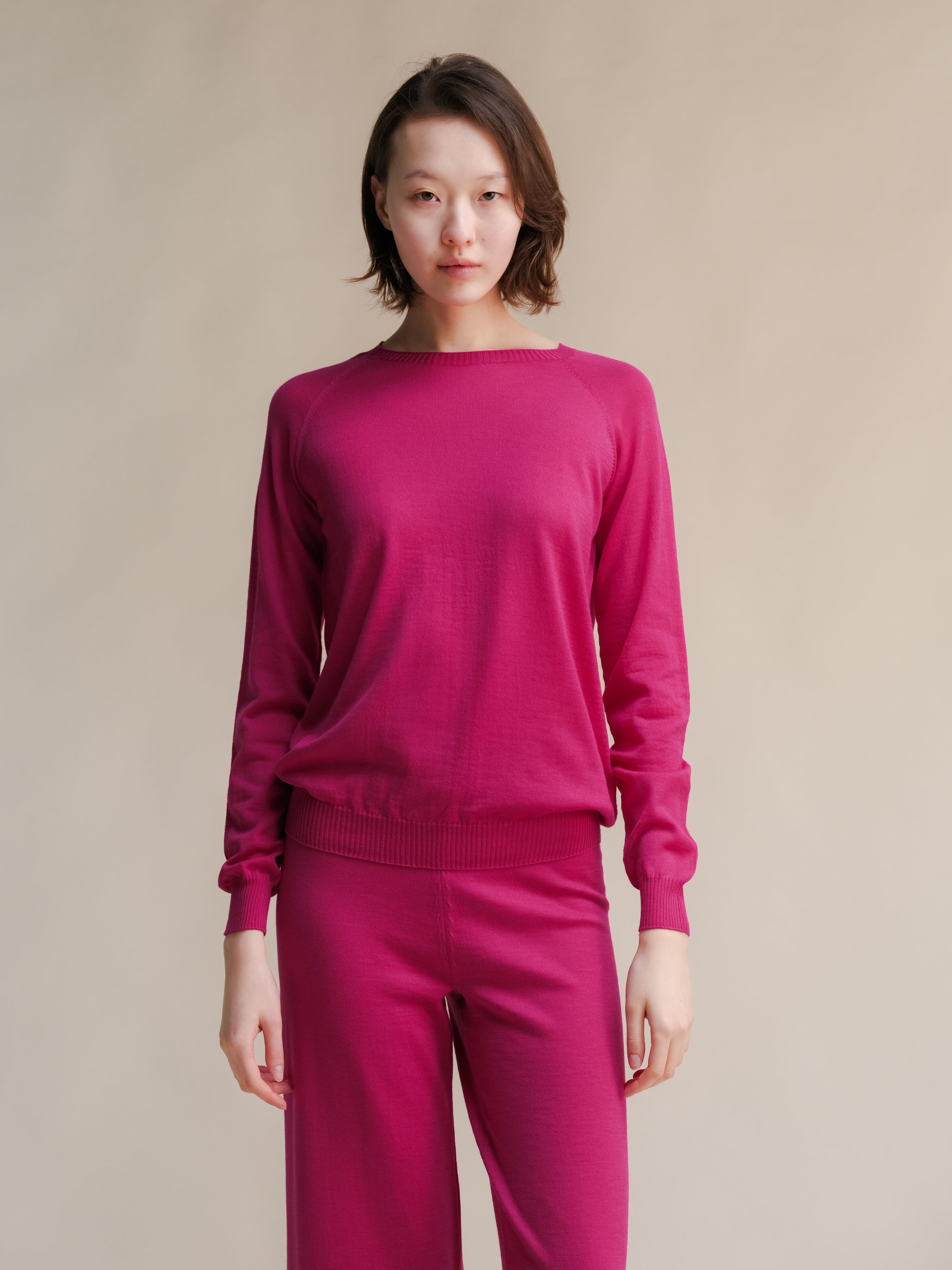 Extrafeiner Merinowollpullover mit 3D-Strickmuster und Rundhalsausschnitt