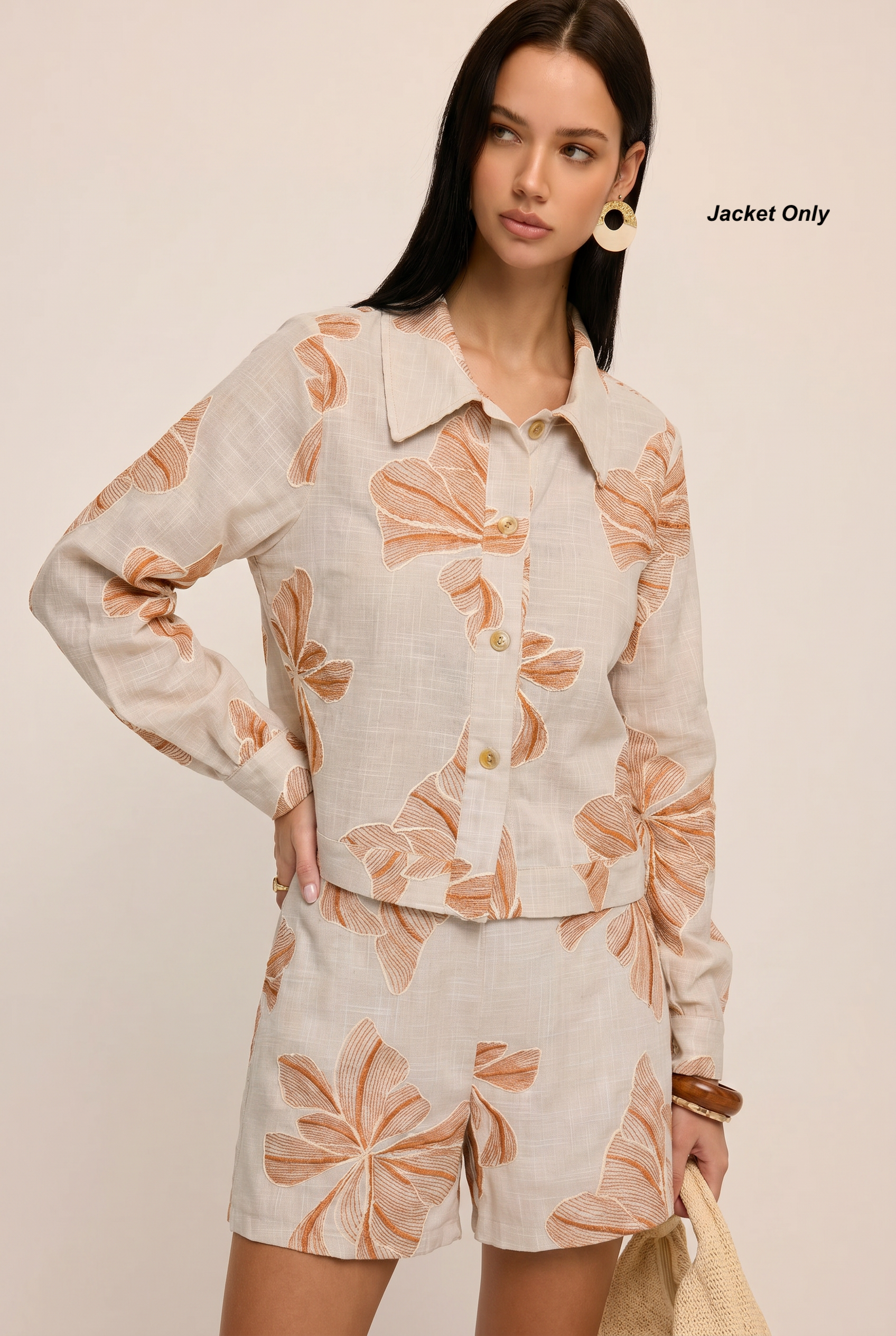 Chaqueta con motivos bordados-2