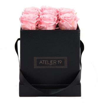 9 roses éternelles parfumées Rose Tendre - Box carrée Noire 1
