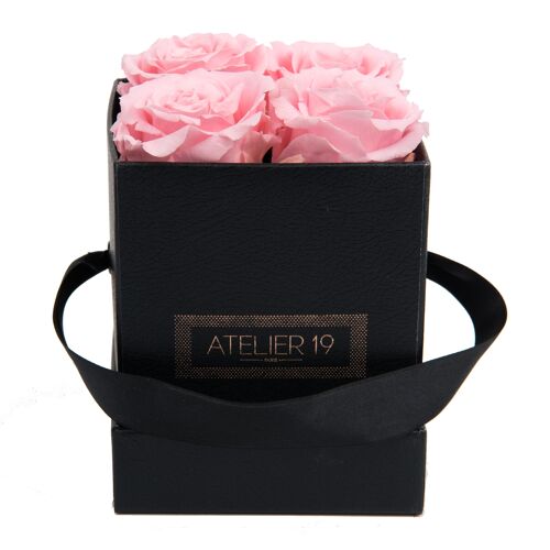 4 roses éternelles parfumées Rose Tendre - Box carrée Noire