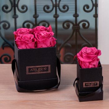 4 roses éternelles parfumées Fuchsia Peps - Box carrée Noire 3
