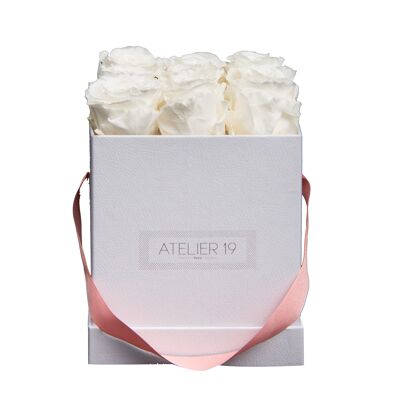 9 roses éternelles parfumées Blanc Pur - Box carrée Blanche