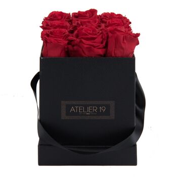 9 roses éternelles parfumées Rouge Passion - Box carrée Noire 1