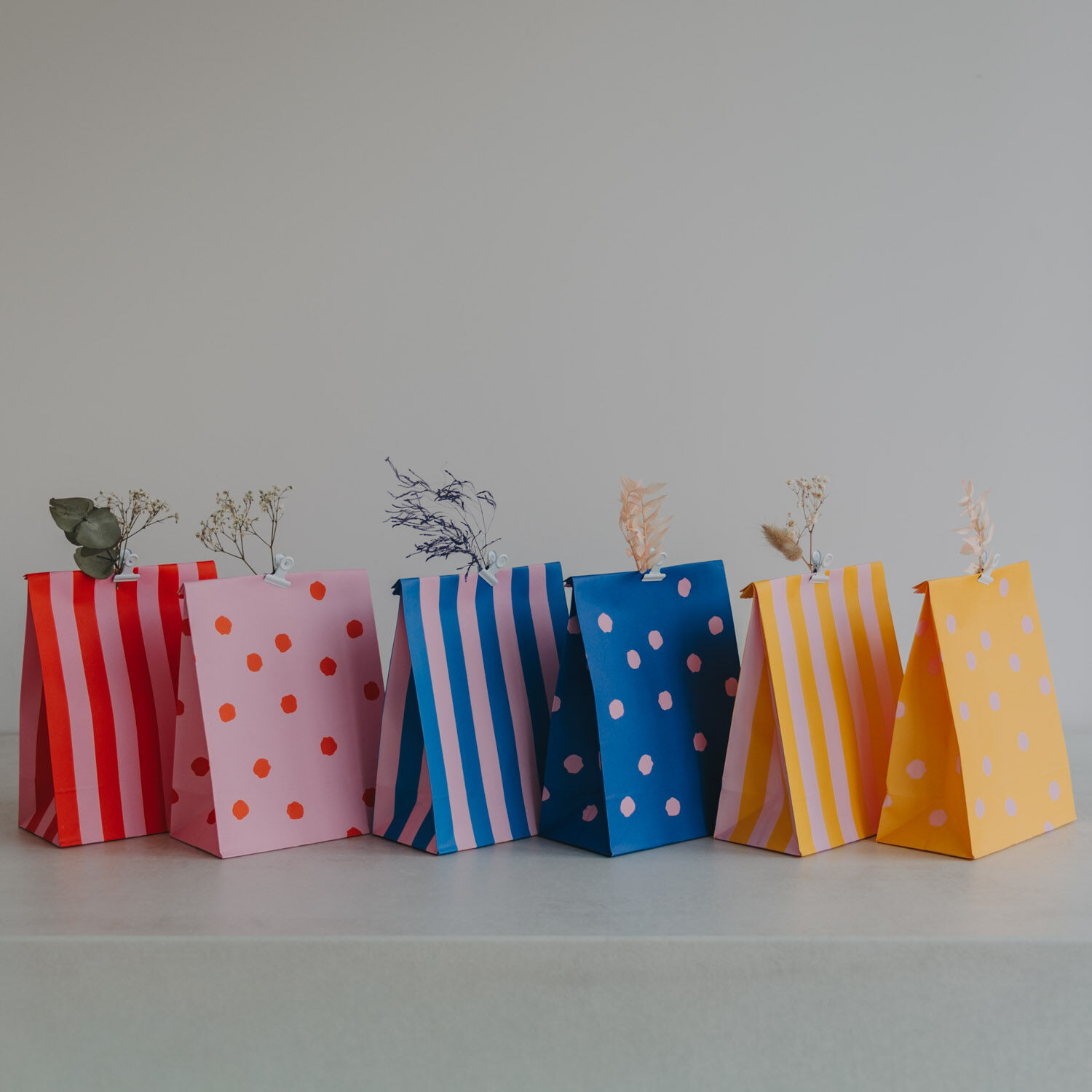 Paper bags stripes & dots pink S in a set of 6 (PU = 5 sets)