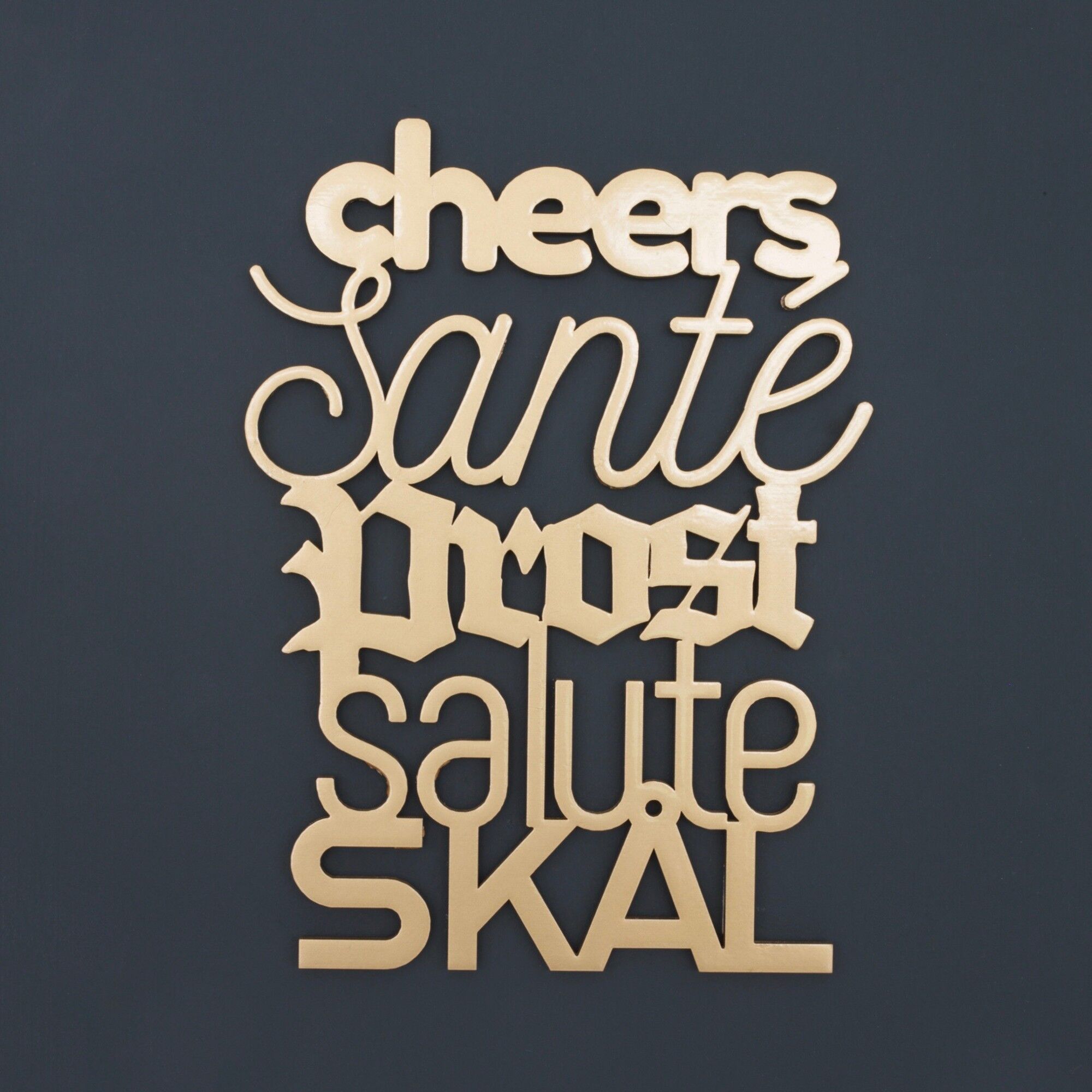 SALUTE scritte in oro