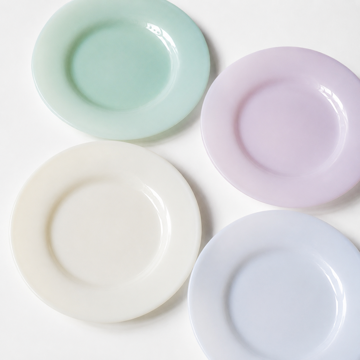 Dessertteller aus Milchjadeglas, 18 cm | Servierteller