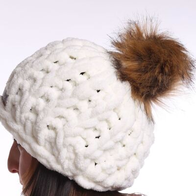 Ecru winter textured hat with faux fur pom pom