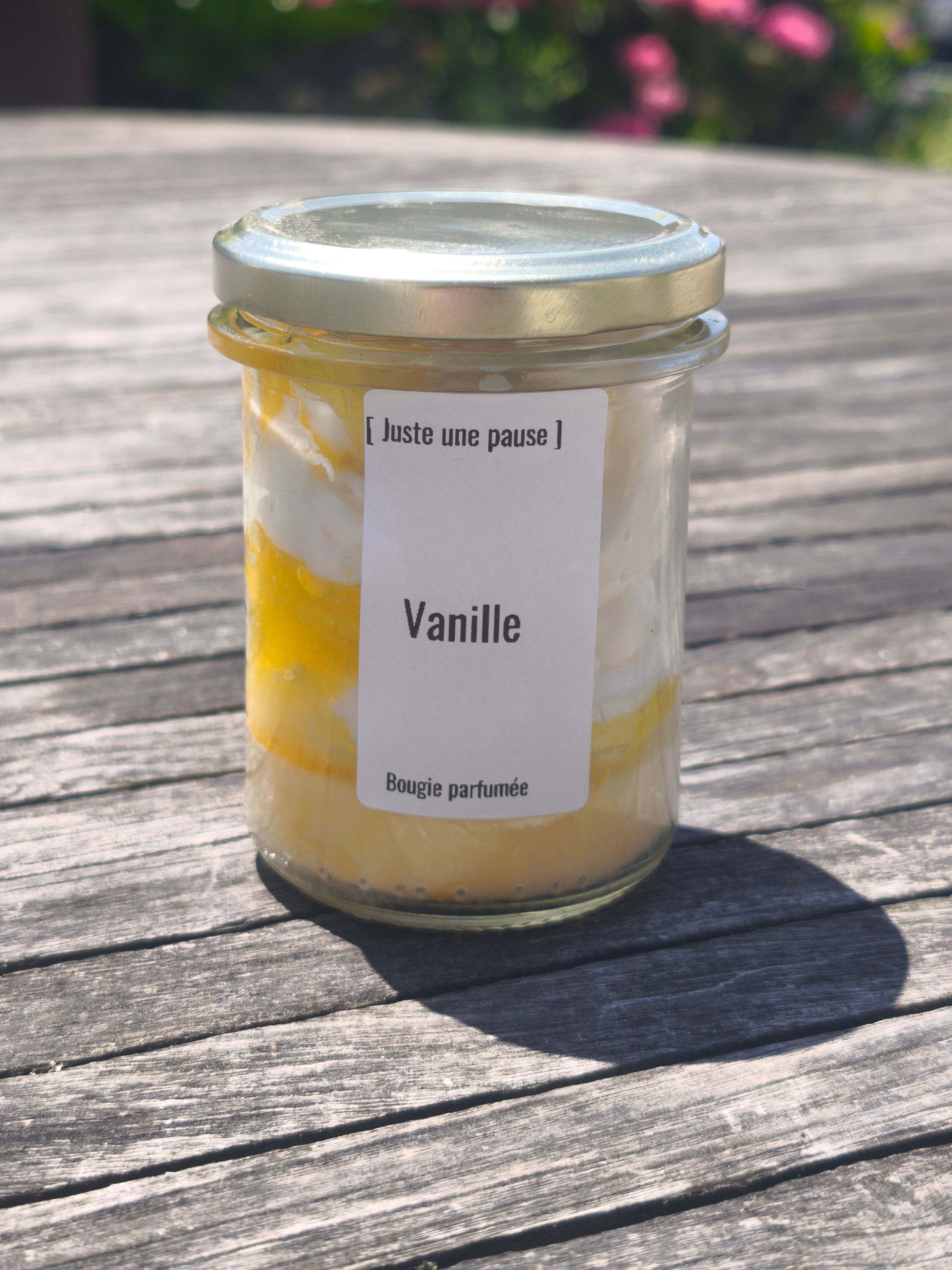 Vanilla whipped cream scented candle