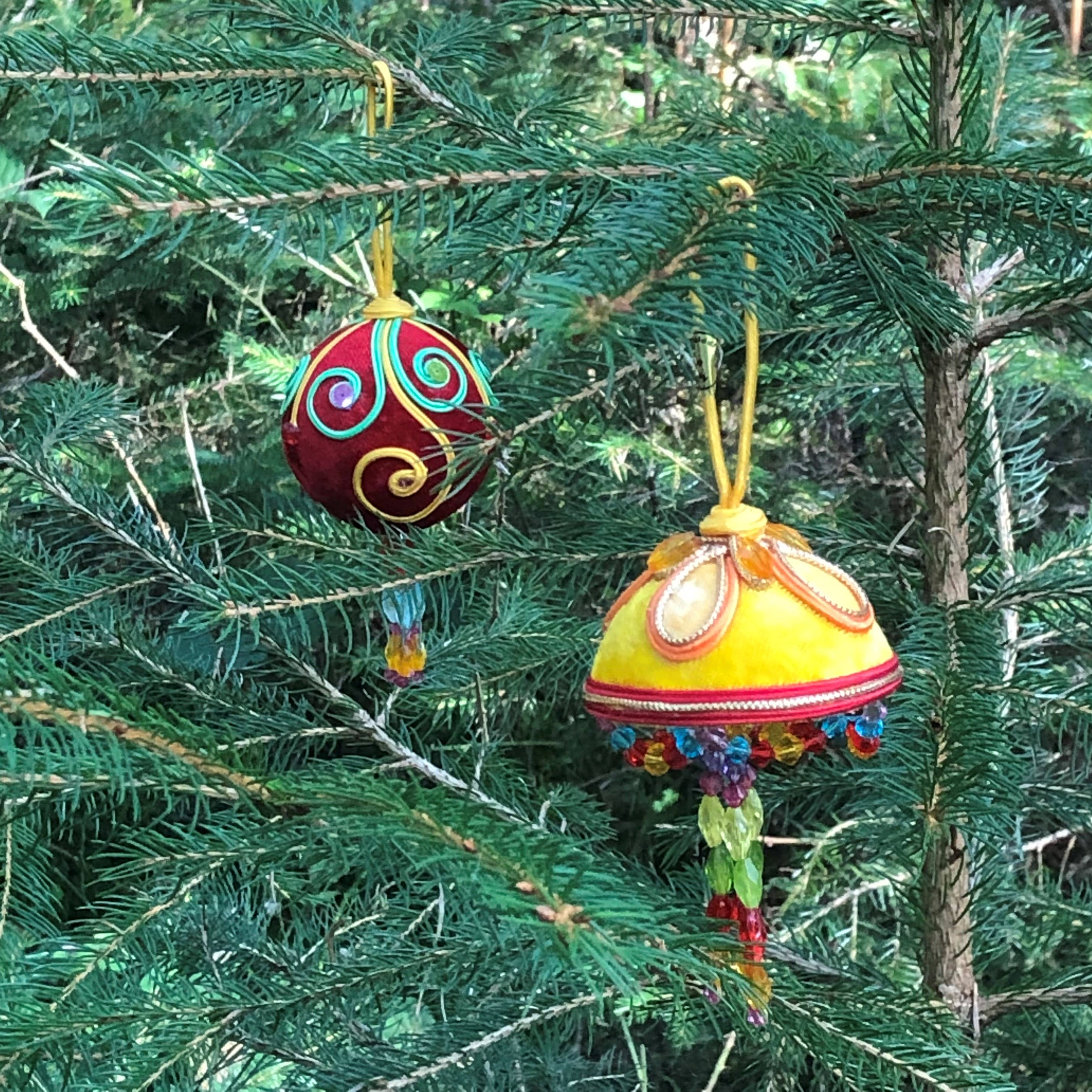 Set of 50 Christmas ornaments