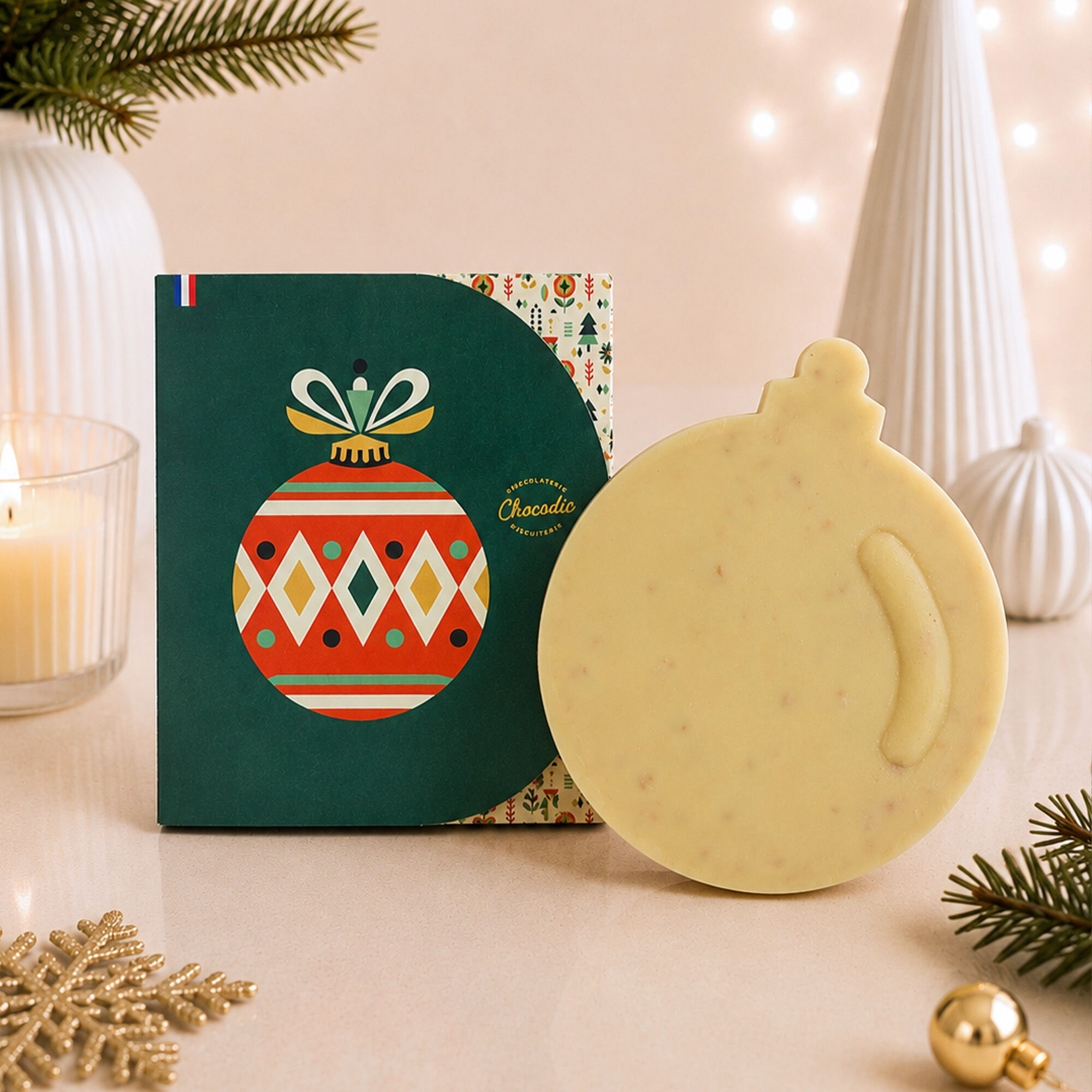White chocolate and puffed rice Christmas ball tablet | Christmas molding | Chocodic artisanal Christmas chocolate