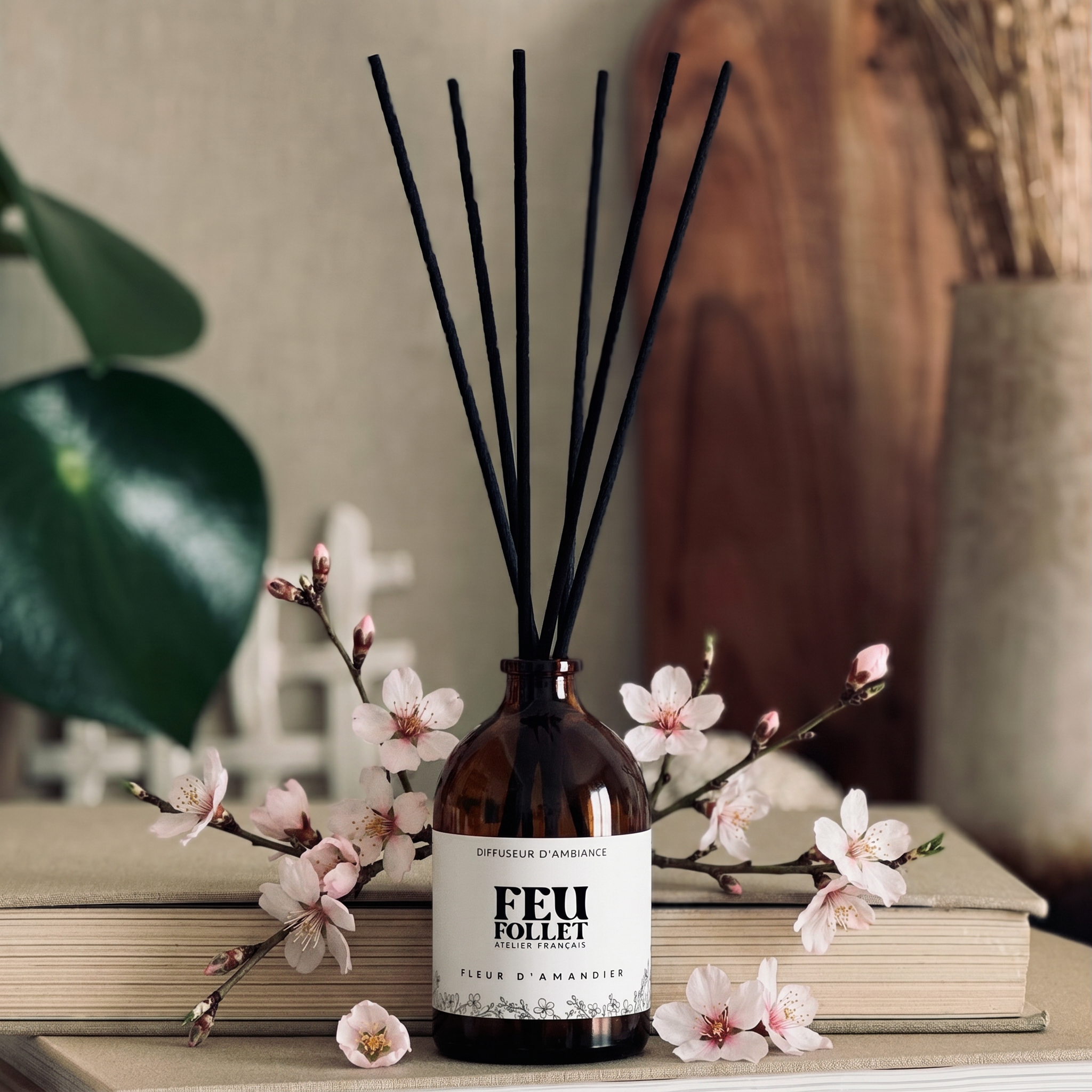 Diffuseur de Parfum a Bâtonnets, Parfum d'Intérieur Artisanal, Diffuseur a Tiges, Parfum de Maison | Cadeau anniversaire -  Fleur d'amandier