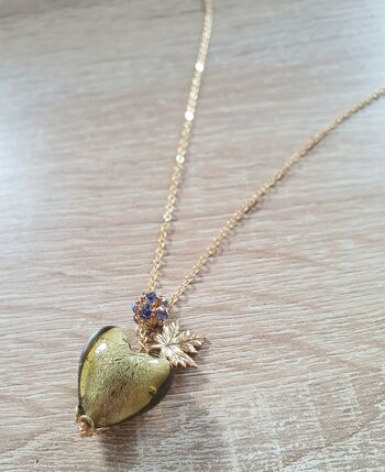 Collier long avec coeur en verre de Murano olive 2