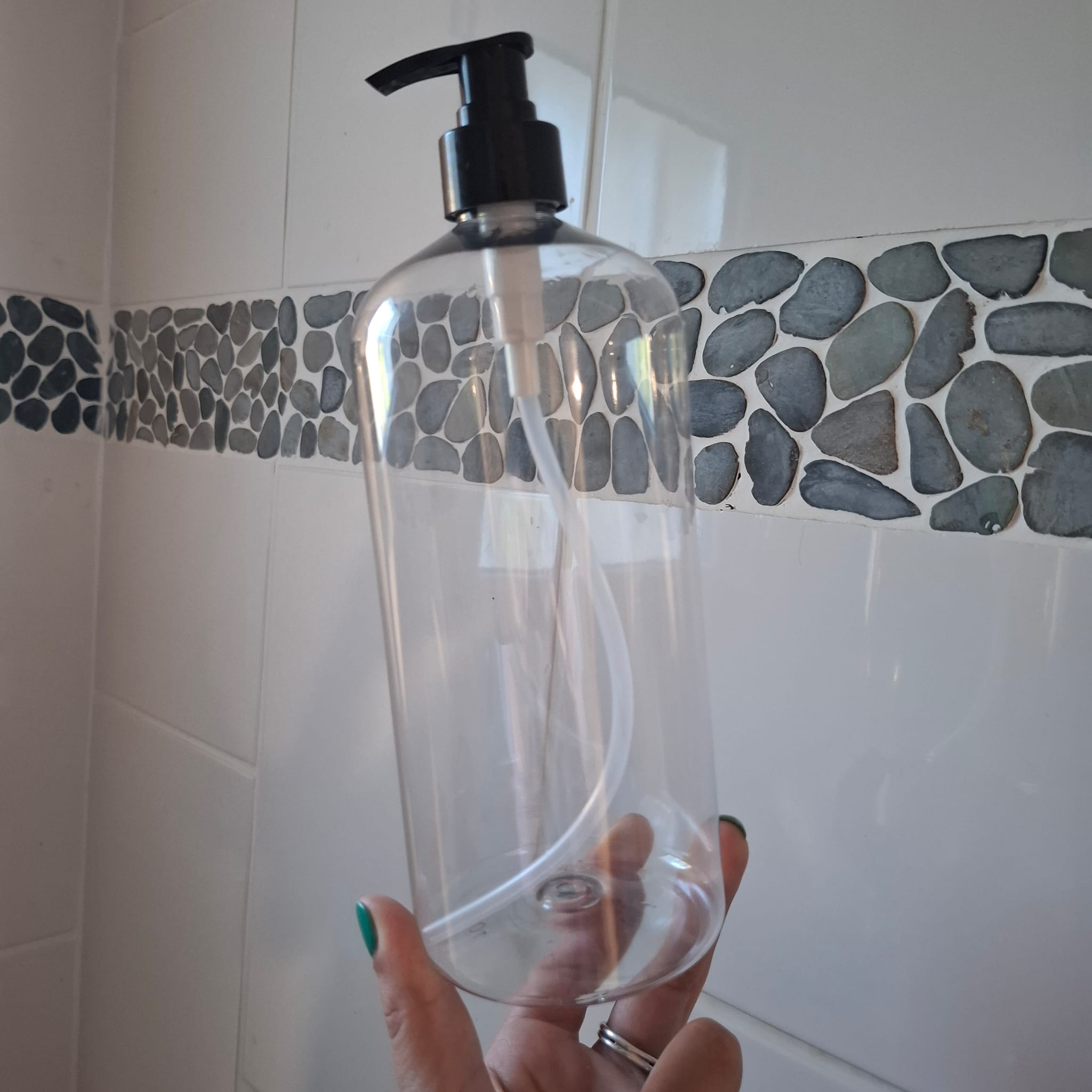 Flacon vide 1L transparent avec pompe doseuse – L’indispensable pour vos produits ménagers fait-maison 🧴🌿