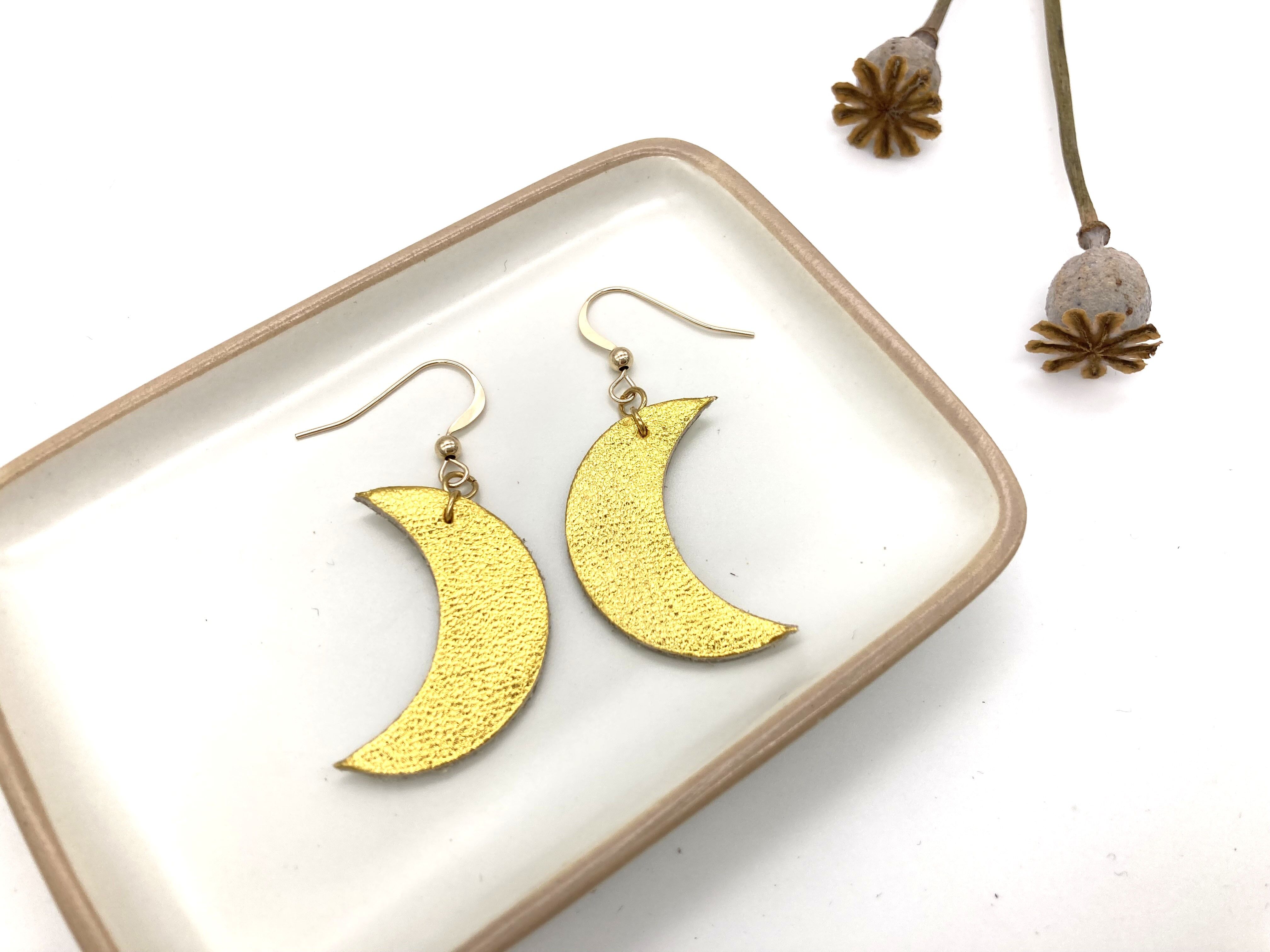 Moon leather earring