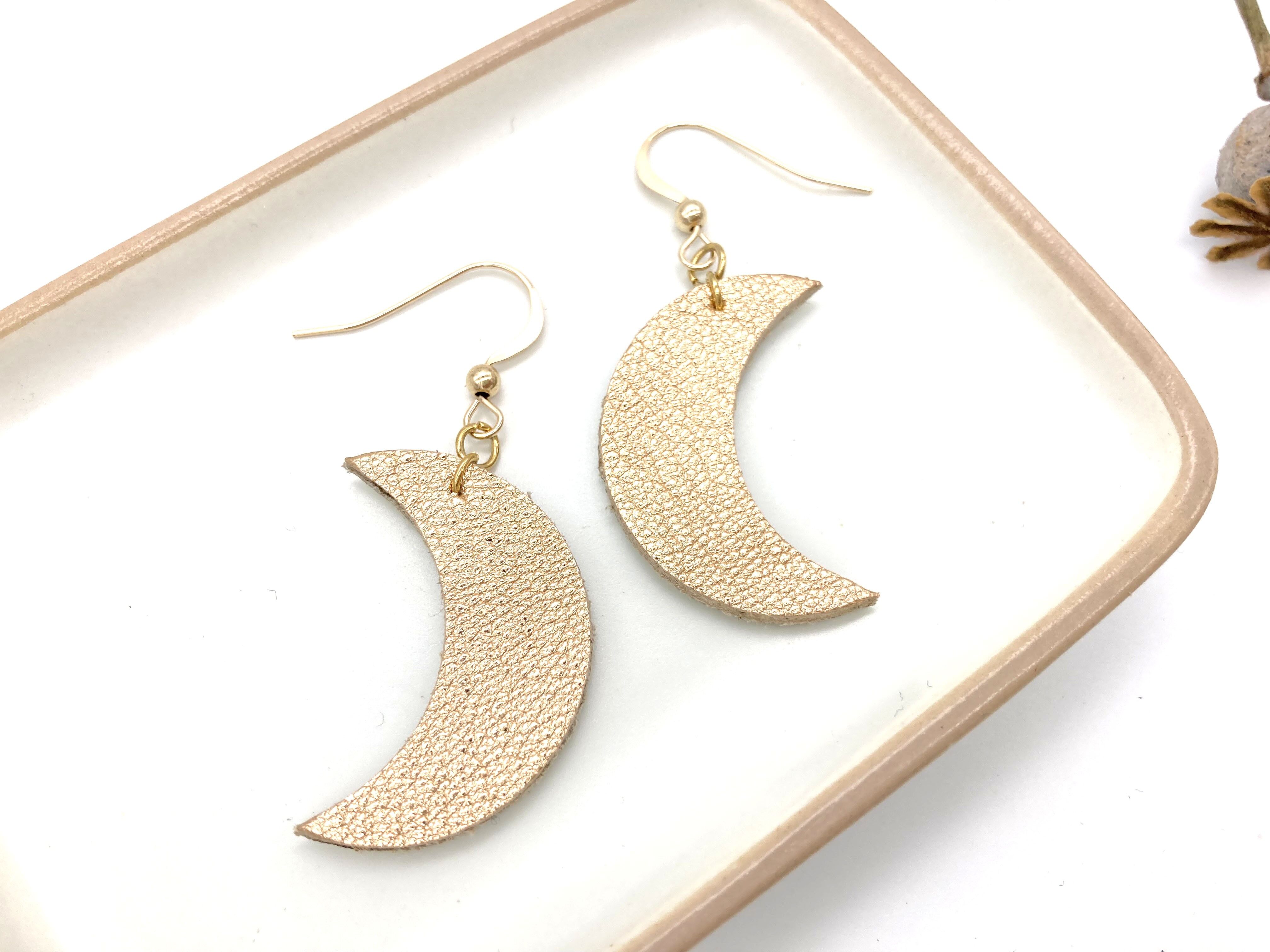 Moon leather earring