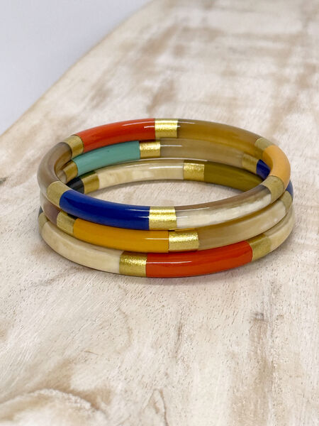 MAJORELLE 6mm Gold Multicolored Horn Bangle