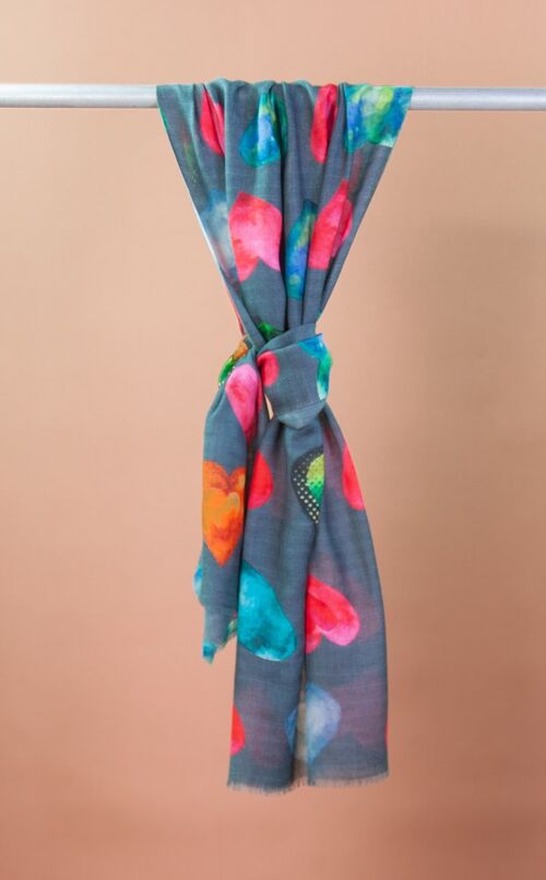 SCHAL - SCARF - ÉCHARPE - BUFANDA -Wollschal "Sweet Hearts"