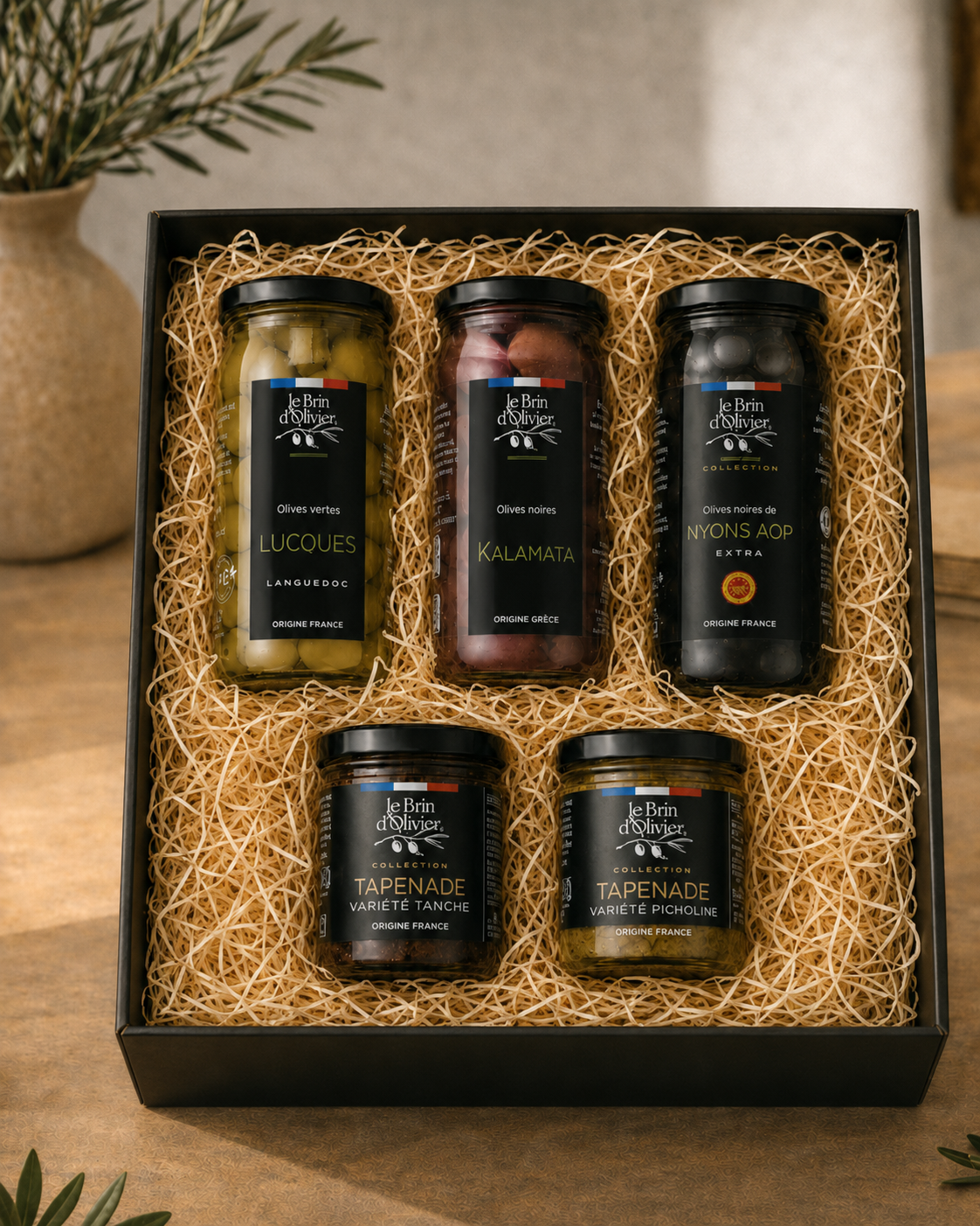 Coffret Cadeau - 3 bocaux d'olives  : noires , vertes et grecques Kalamata  et 2 tapenades origine France