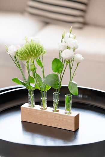 Vase en bois - chaque composition florale attire le regard 1