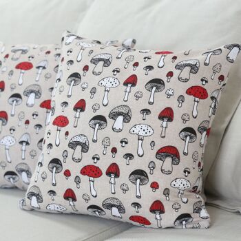 Coussin décoratif Champignons rouges et gris, 15" 2