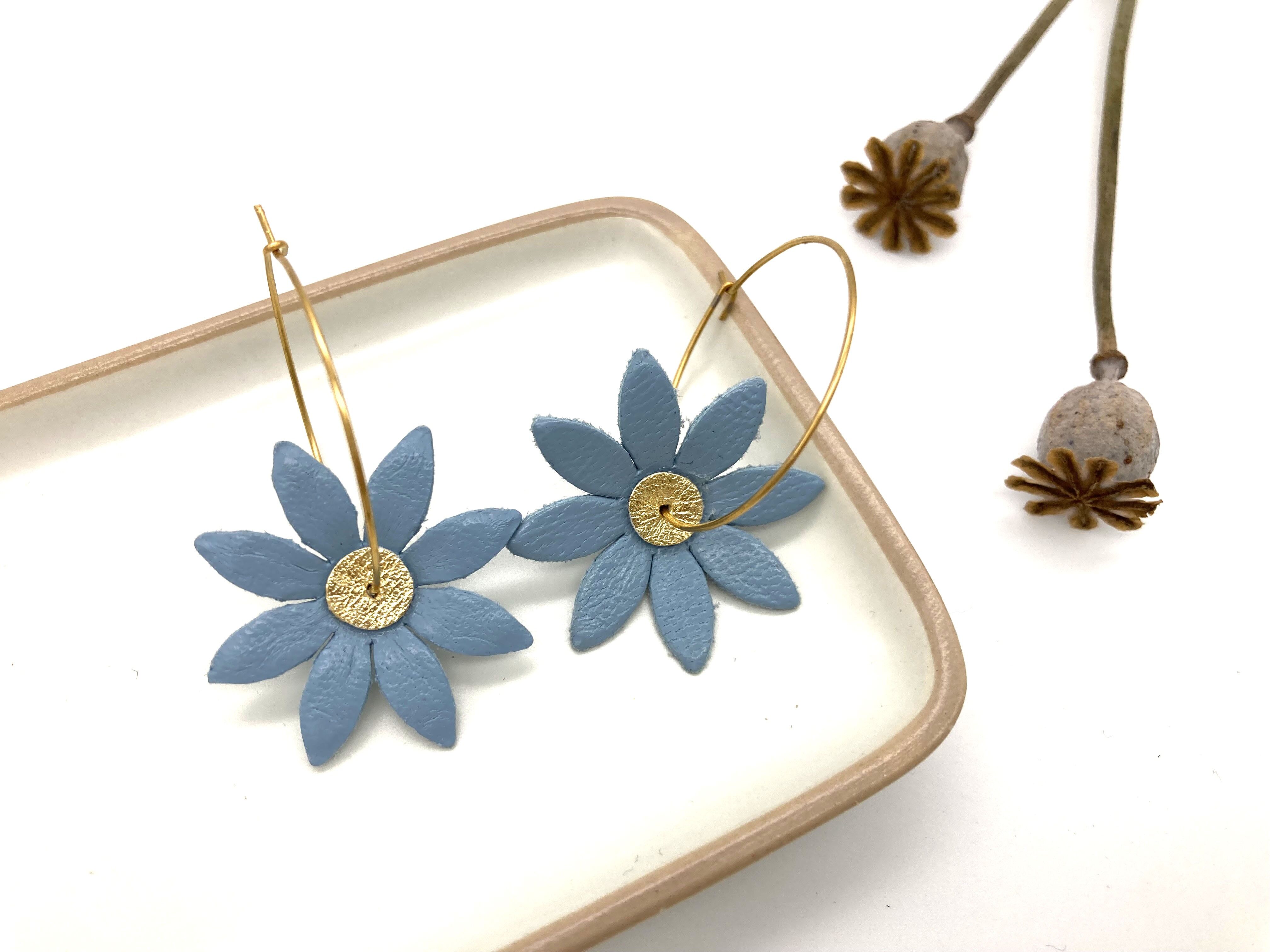 Boucles d'oreilles fleur bleu