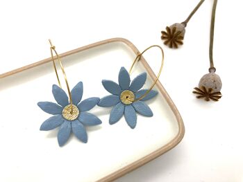 Boucles d'oreilles fleur bleu