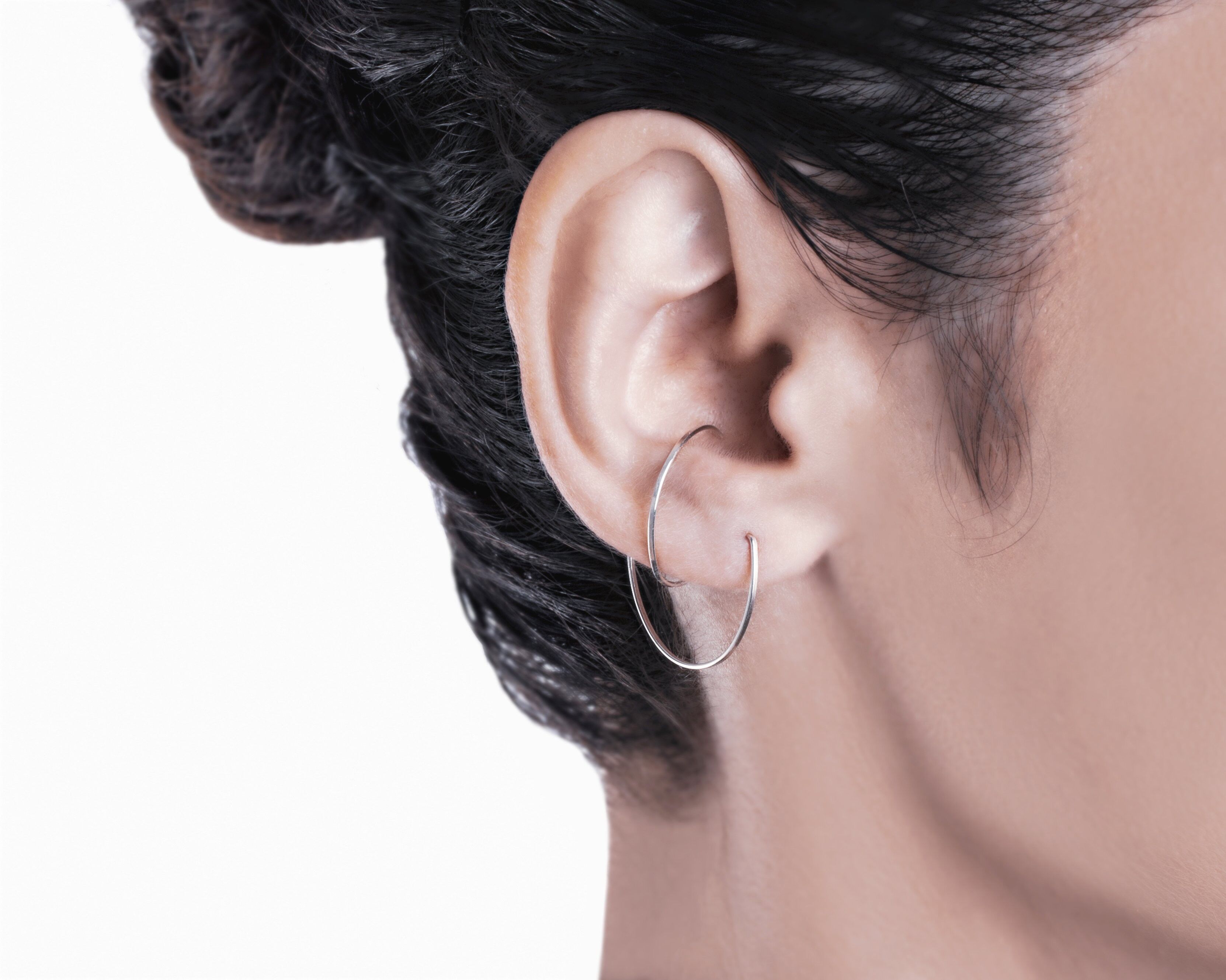 ORECCHINI SOTTILI A DOPPIO CERCHIO