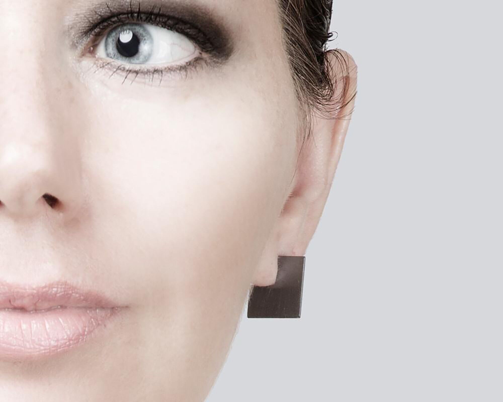 EINZIGARTIGE QUADRATISCHE OHRRINGE