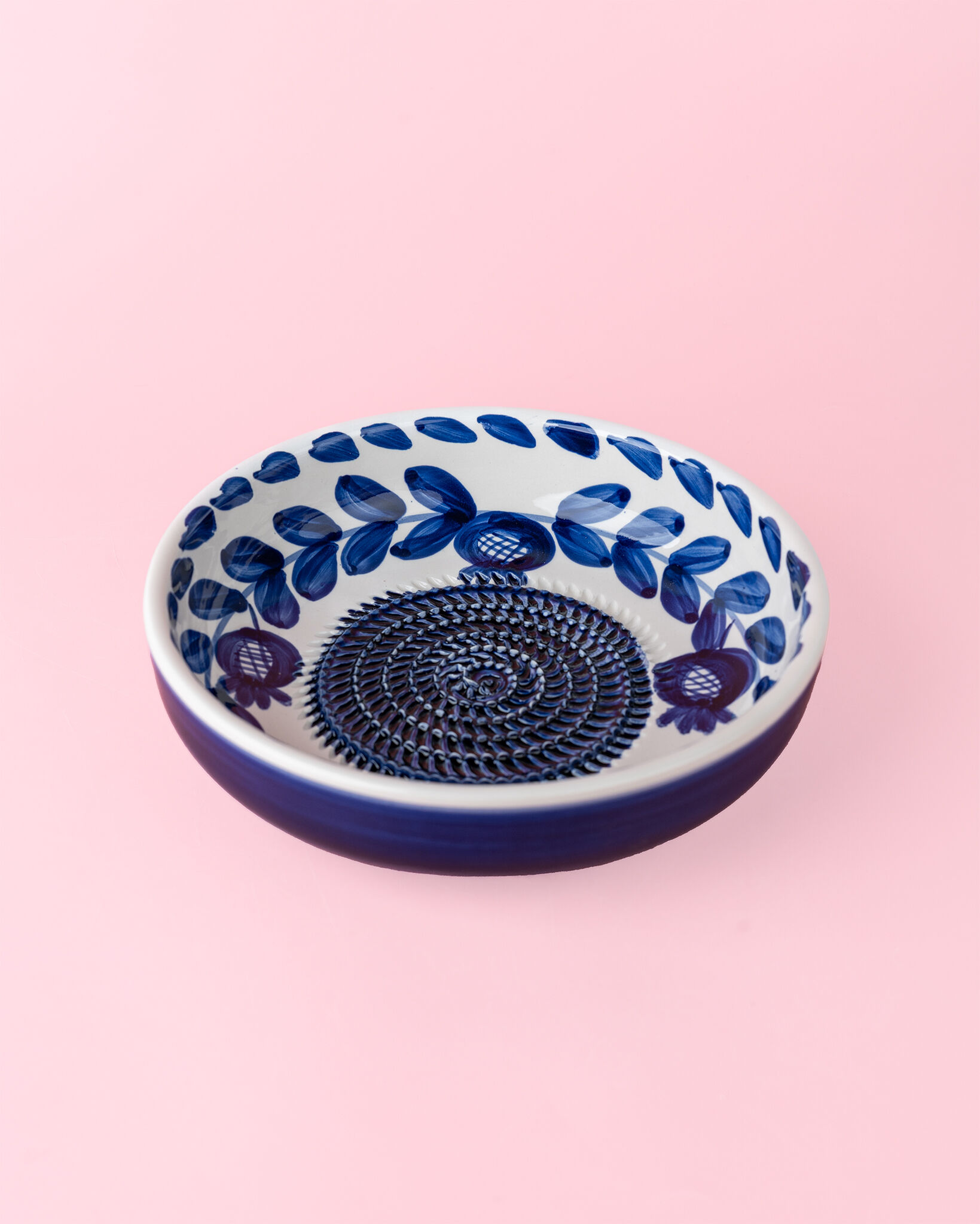 Piatto grattugia in ceramica per aglio e verdure - Blu e bianco tradizionali - Nerja