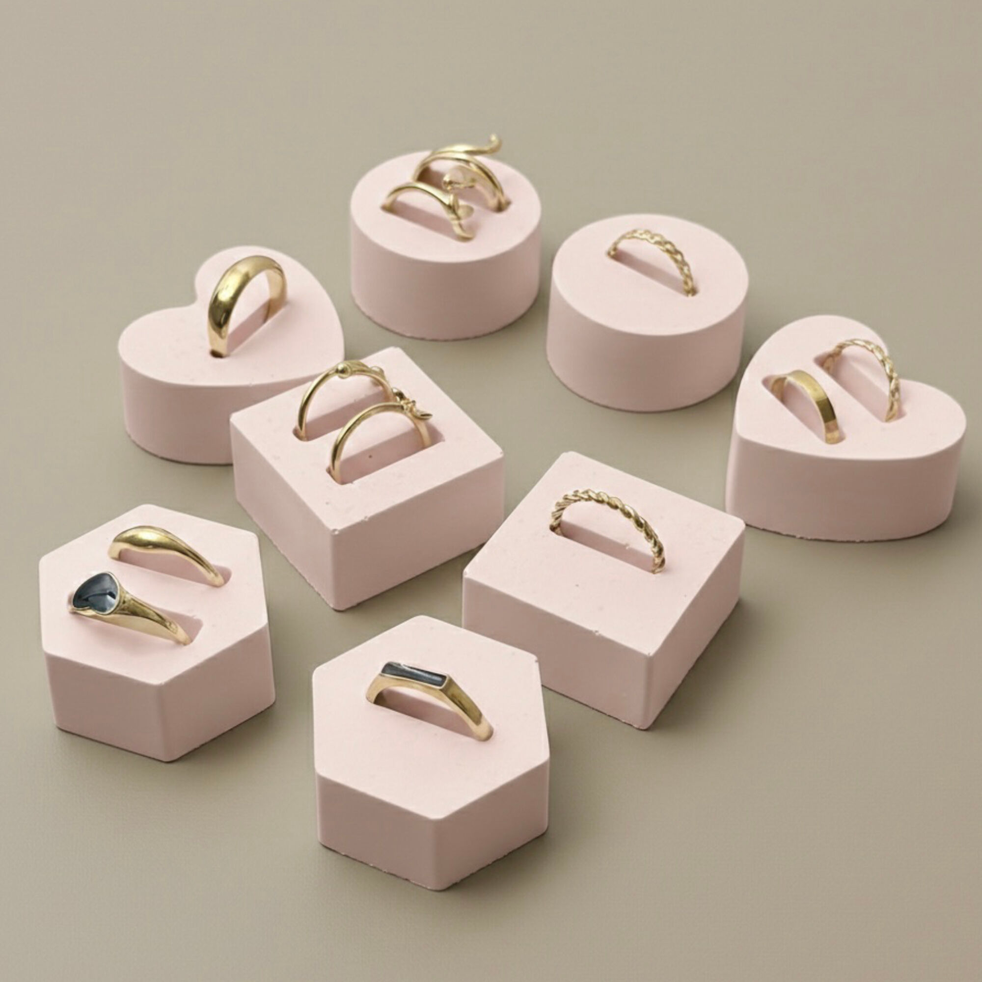 Set of 8 Pink Ring Holders for Thin Rings