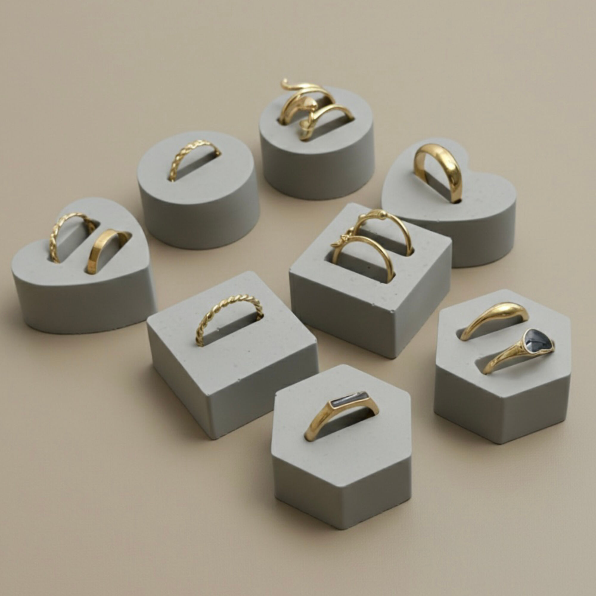 Set of 8 Grey Ring Holders for Thin Rings