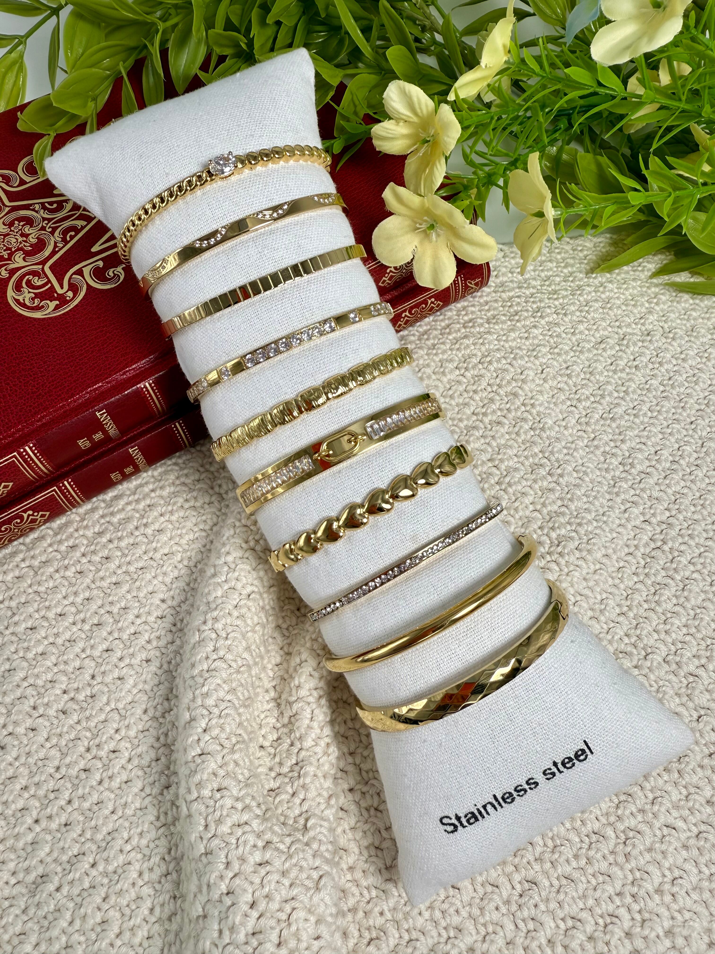Set of 10 stainless steel bracelets without display stand SET267