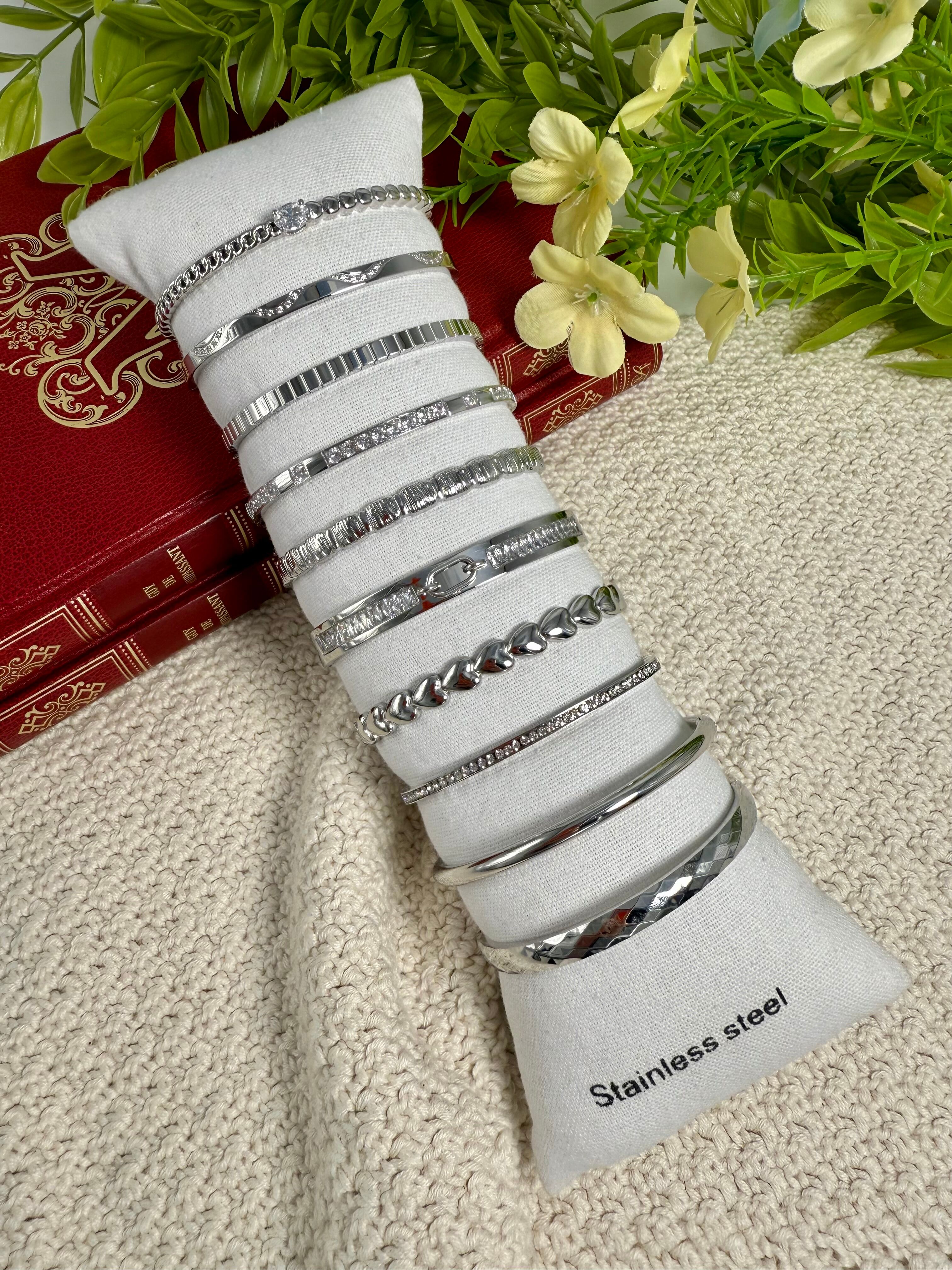 Set of 6 stainless steel bracelets without display stand SET268