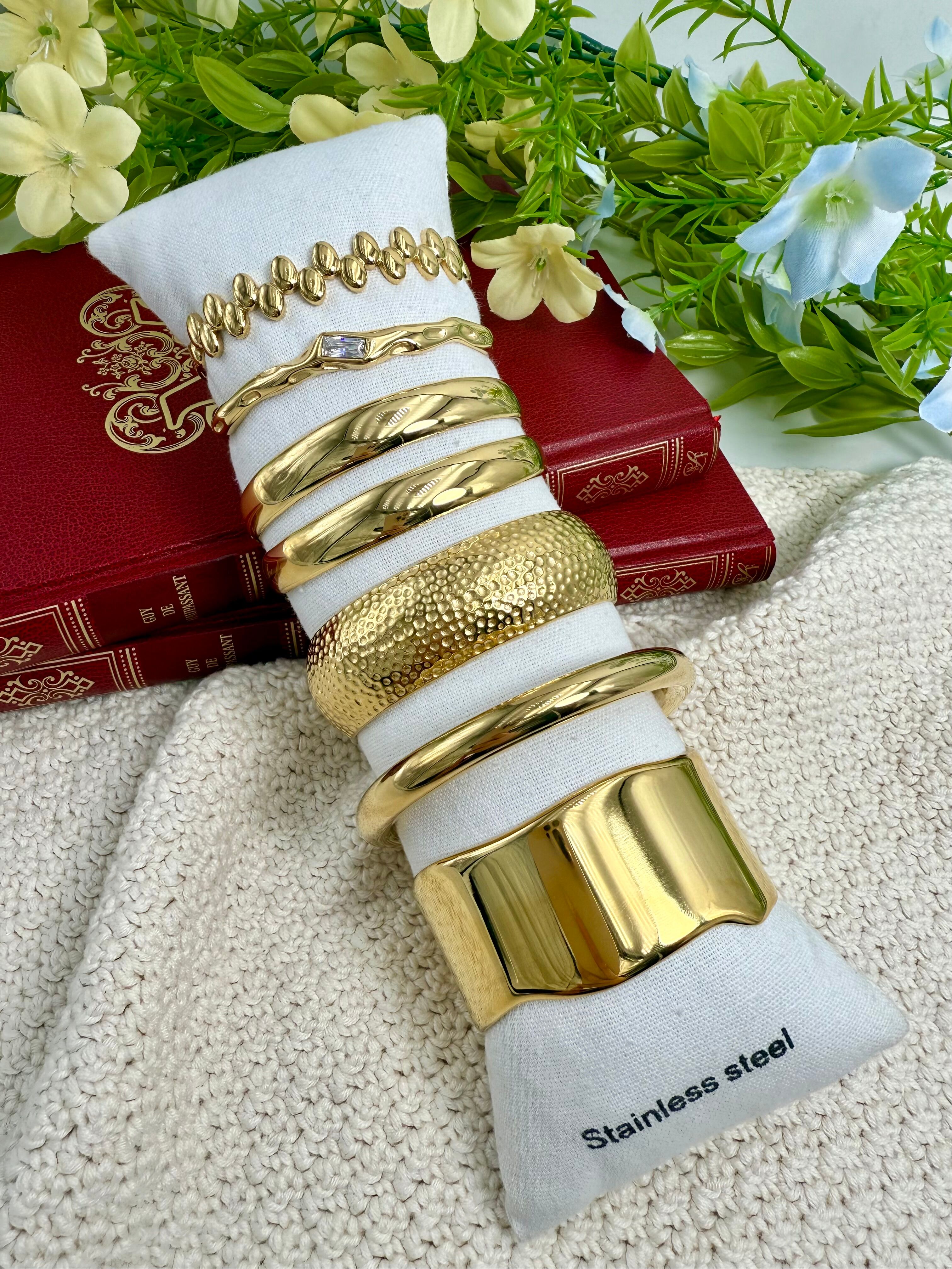 Set of 6 stainless steel bracelets without display stand SET269