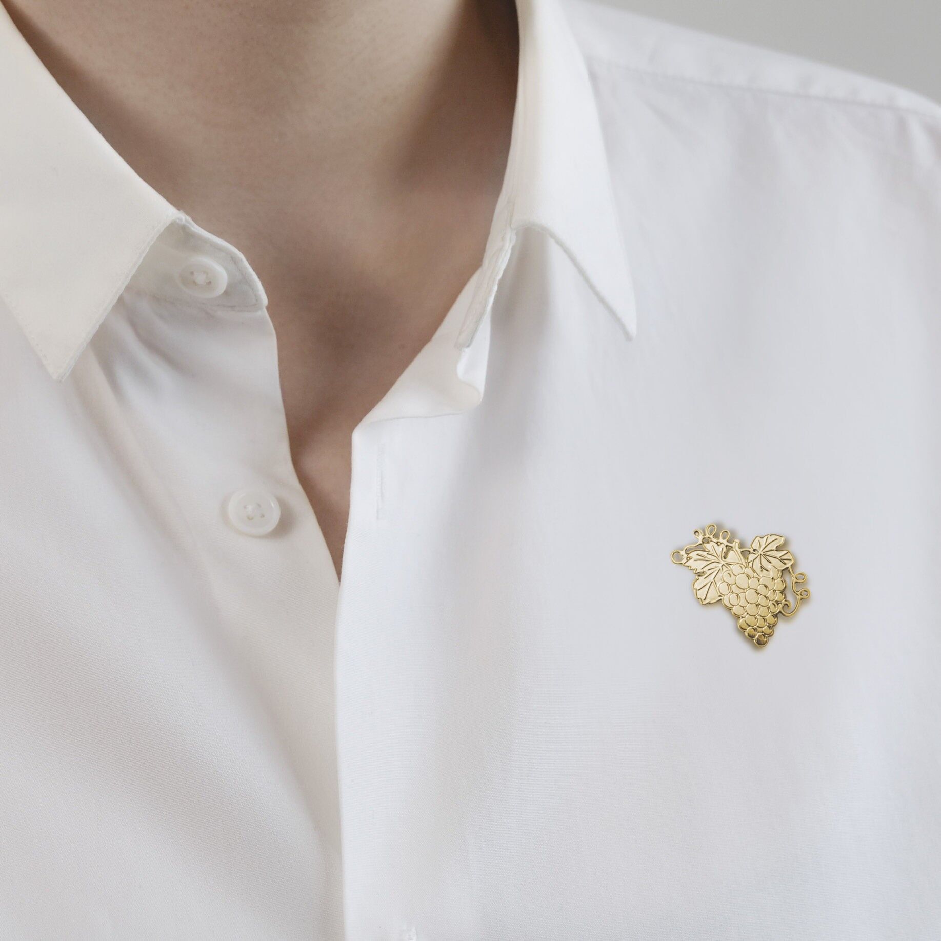 broche magnético - cata de vinos - uva dorada