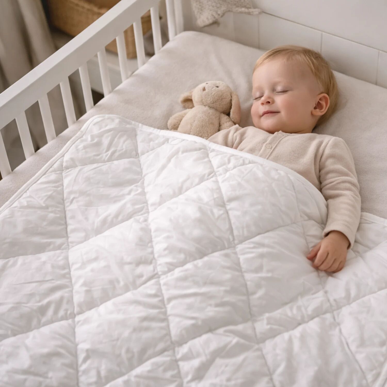 Babybettdecke aus 100 % Merinowolle von LanaWool | 80 x 120 cm, 800 g/m² | Öko-Tex Klasse 1 Baumwollbezug, Winter, Weiß