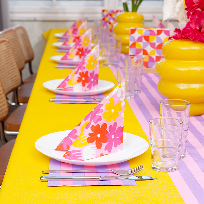 Lunch napkins with a floral pop art motif "Mademoiselle", 20 pieces per pack