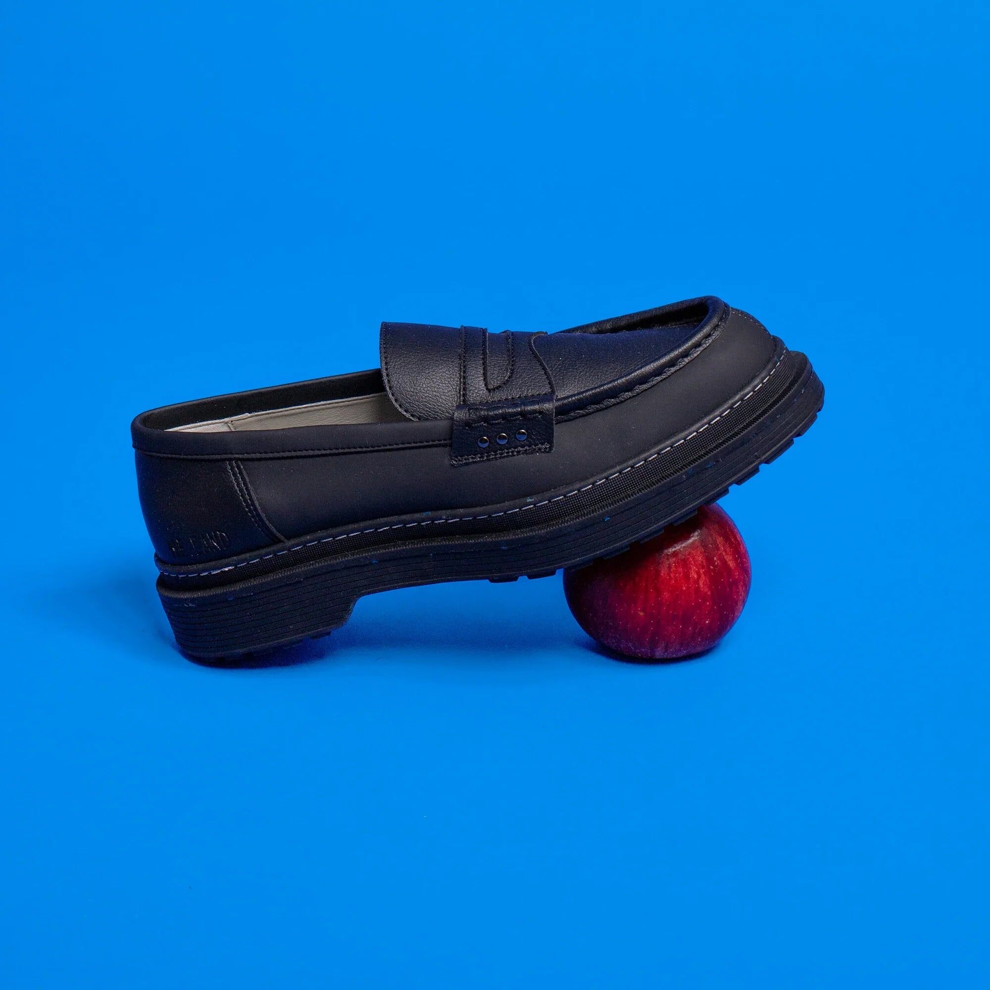 Mocassin vegan Rando en cuir de pomme noir