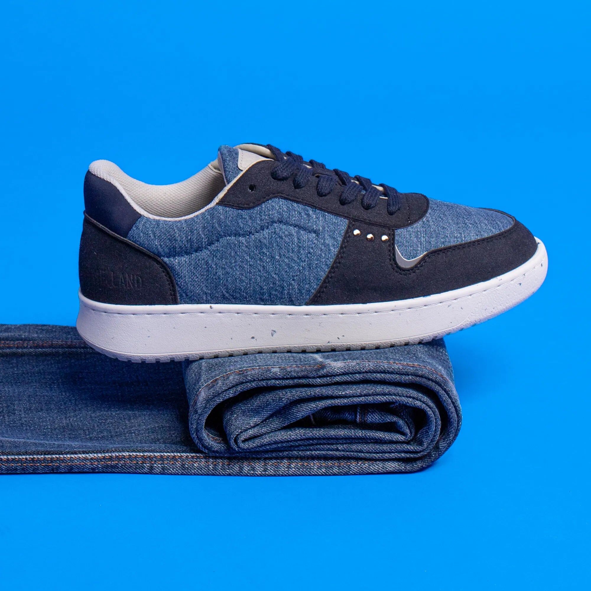 Basket vegan et recyclée Evan en denim upcyclé