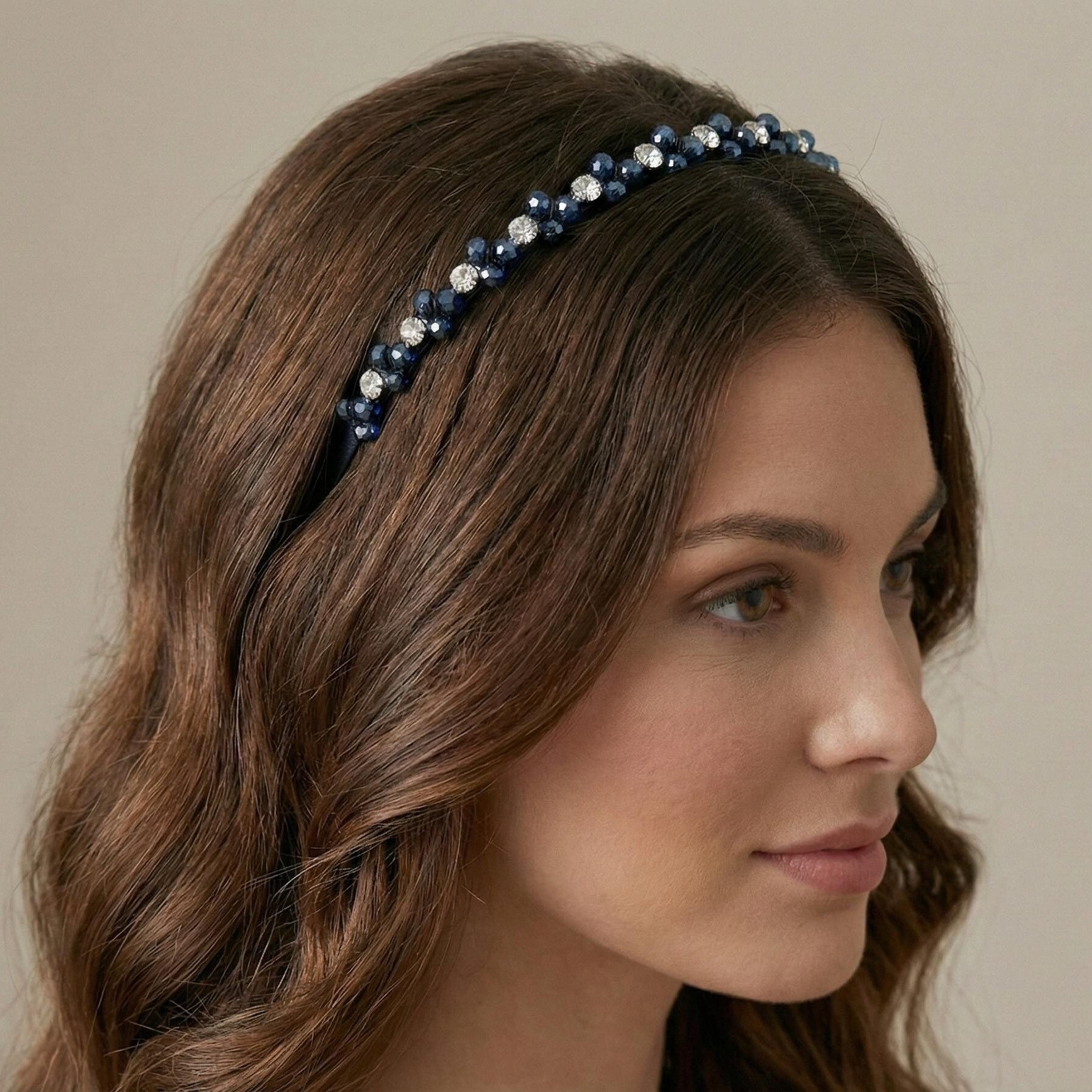 Navyblauer Kristall Haarreif mit schwarzem Metall