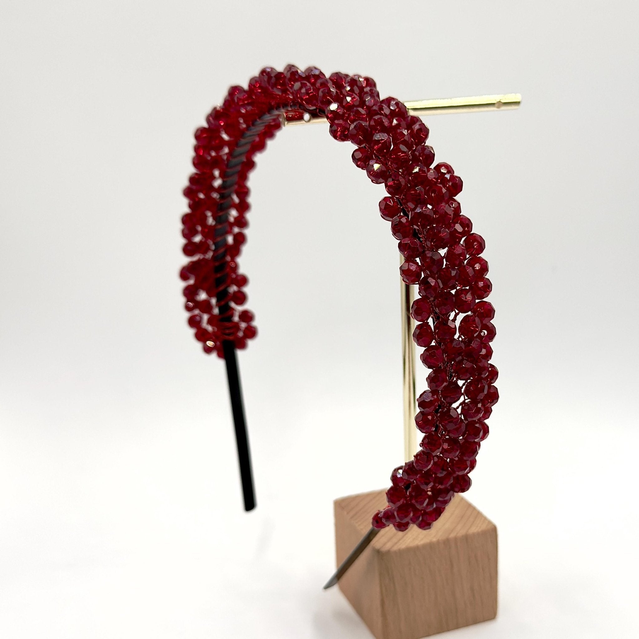 Dunkelrote Kristall Braut Tiara mit feiner Drahtarbeit